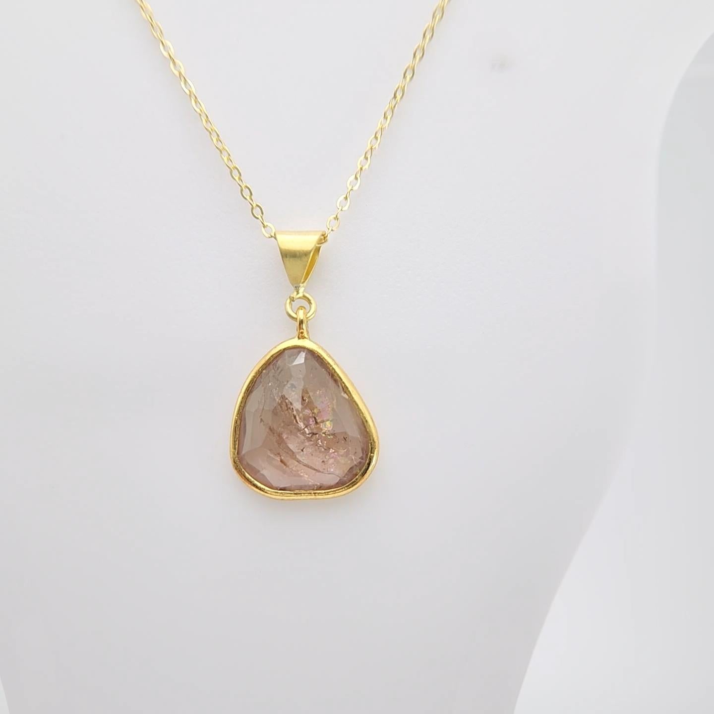 Ciondolo con gemma a fette di tormalina marrone rosa in argento placcato oro giallo in vendita 5