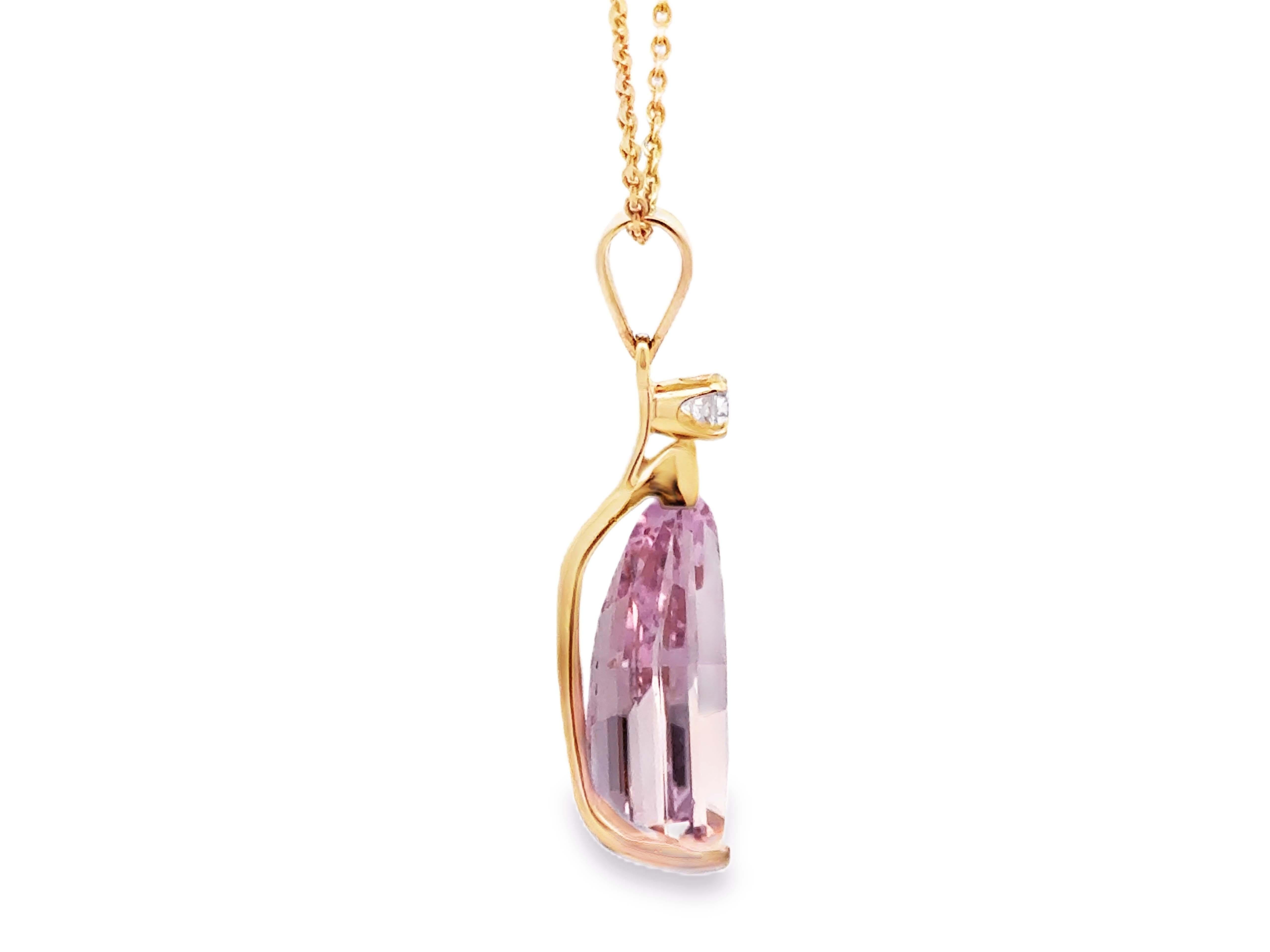 Collana in oro giallo 14k con diamanti Kunzite a forma di proiettile rosa In condizioni ottime in vendita a Honolulu, HI