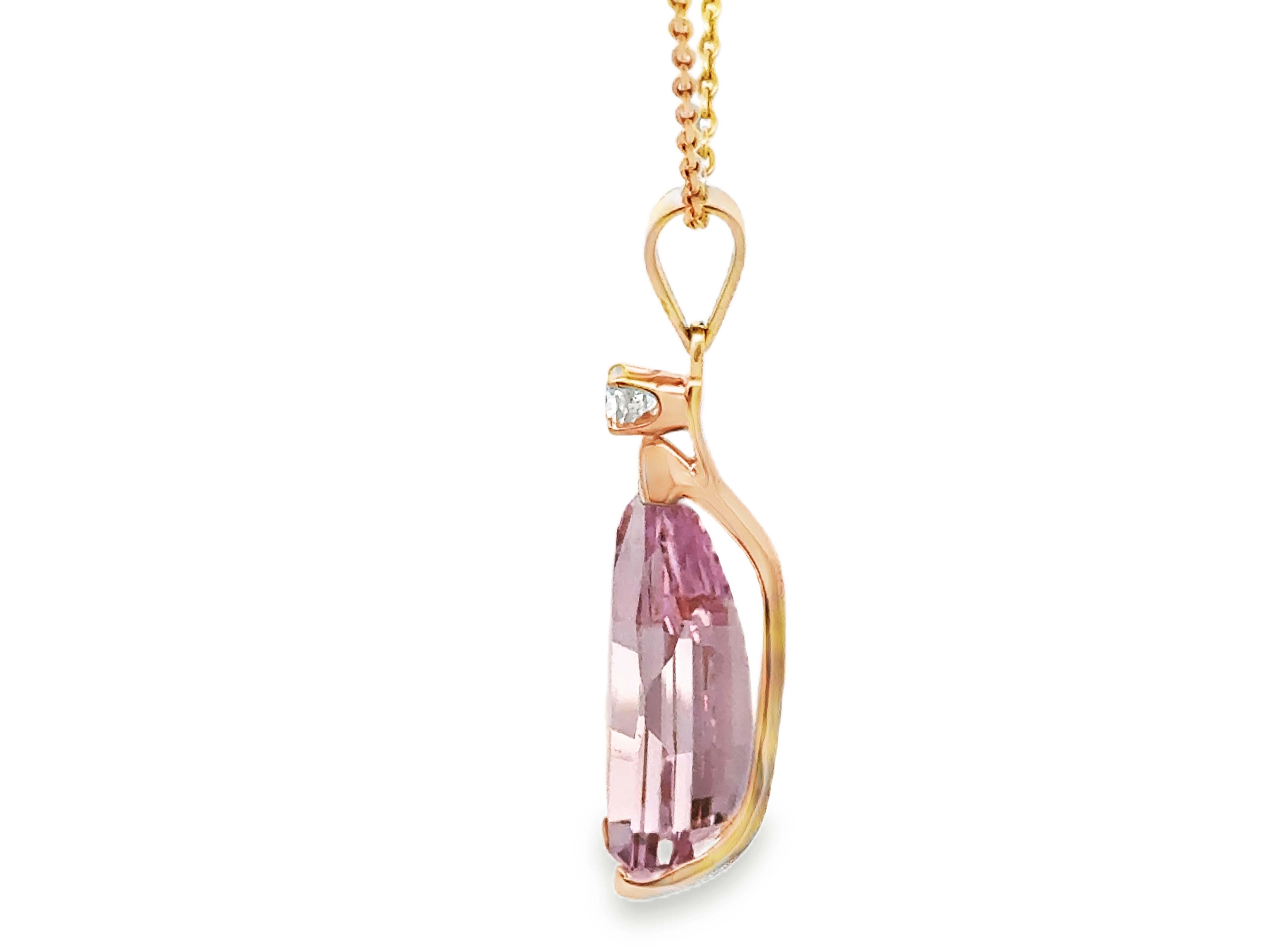Donna Collana in oro giallo 14k con diamanti Kunzite a forma di proiettile rosa in vendita