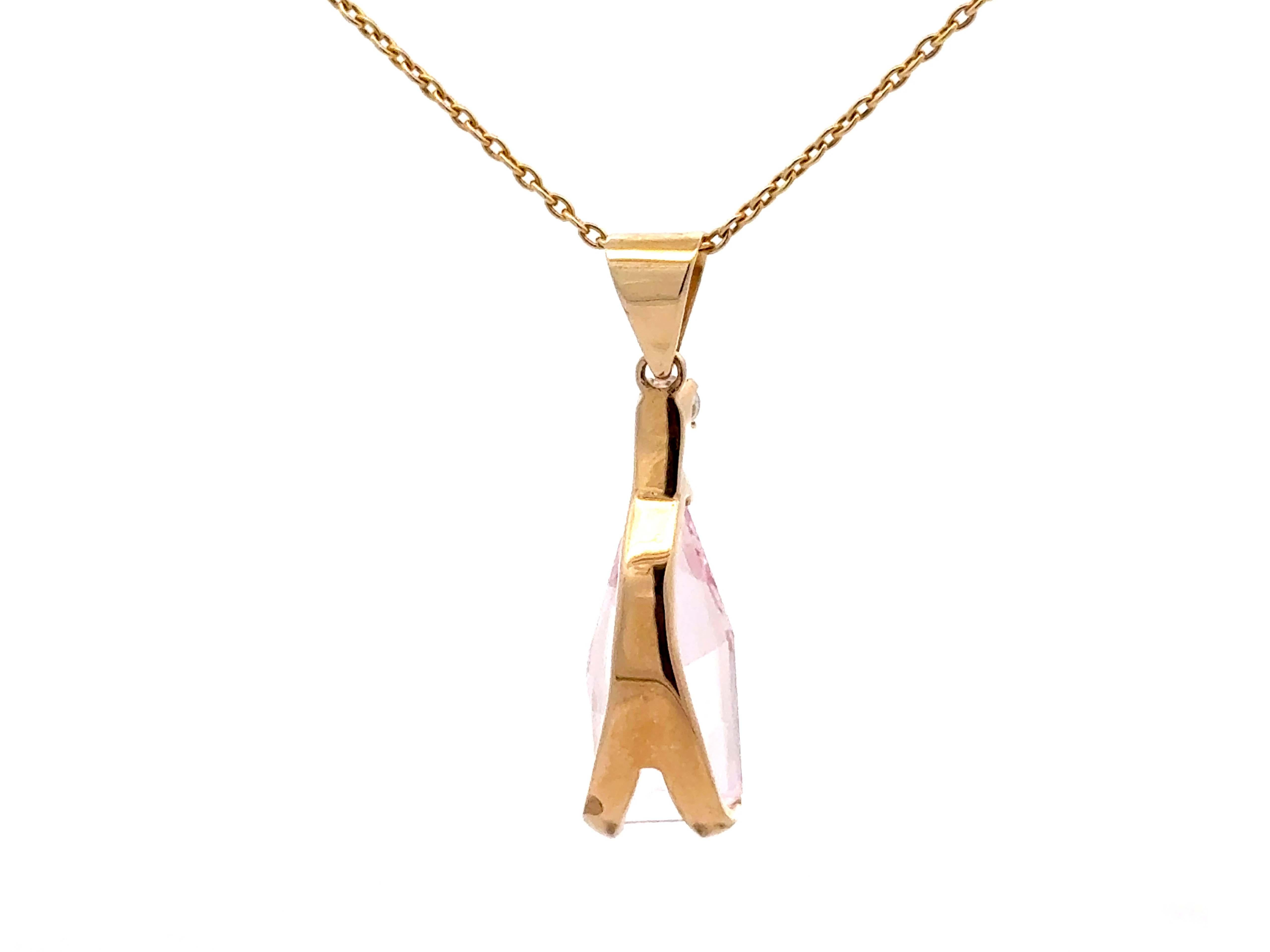 Collana in oro giallo 14k con diamanti Kunzite a forma di proiettile rosa in vendita 1