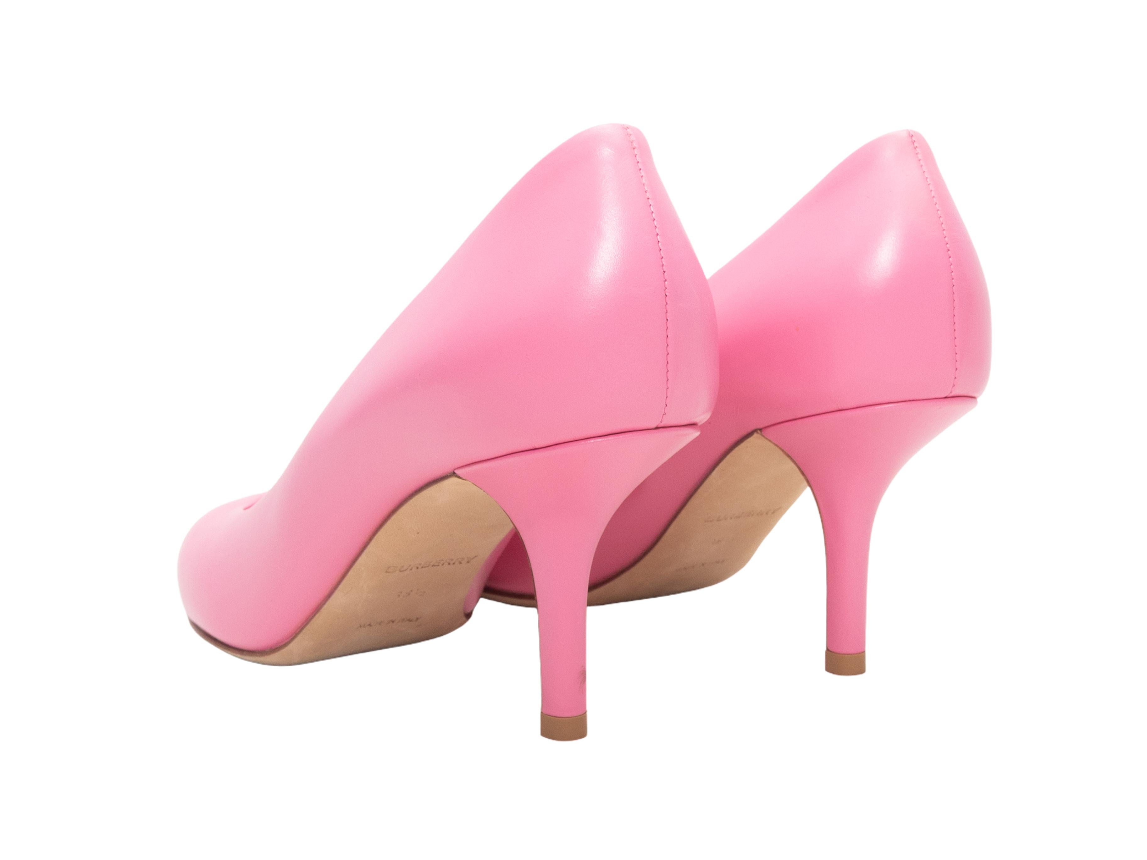 Pompe a punta Burberry rosa misura 38,5 In condizioni buone in vendita a New York, NY