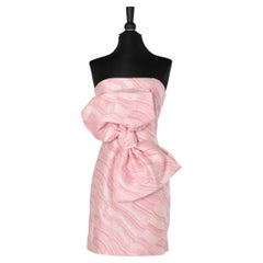 Pink bustier cocktail dress with oversize bow in the front. Boutique Moschino 