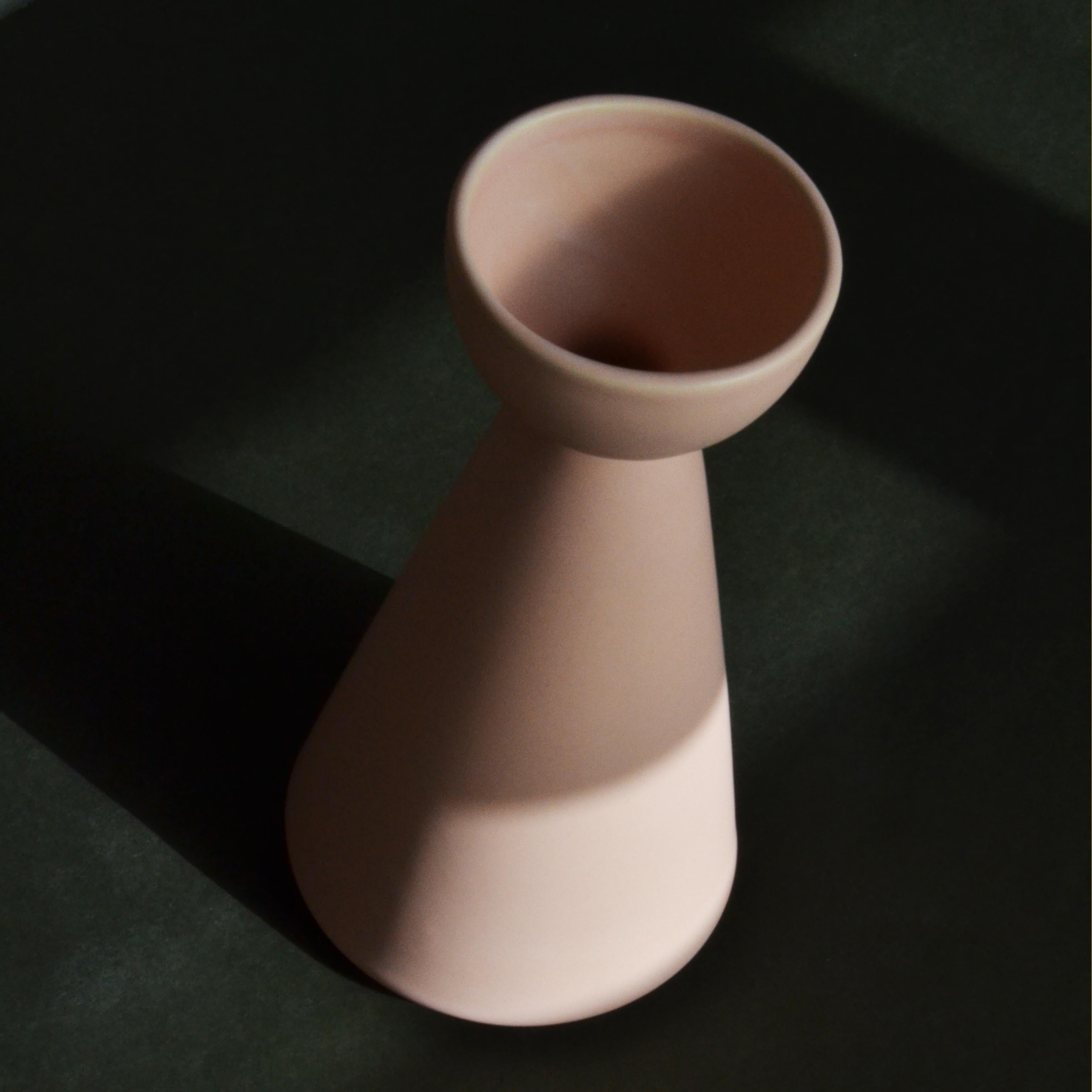 PINK Carafe Contemporary Inspired by Traditional Jug Pitcher for Mezcal Neuf - En vente à London, GB