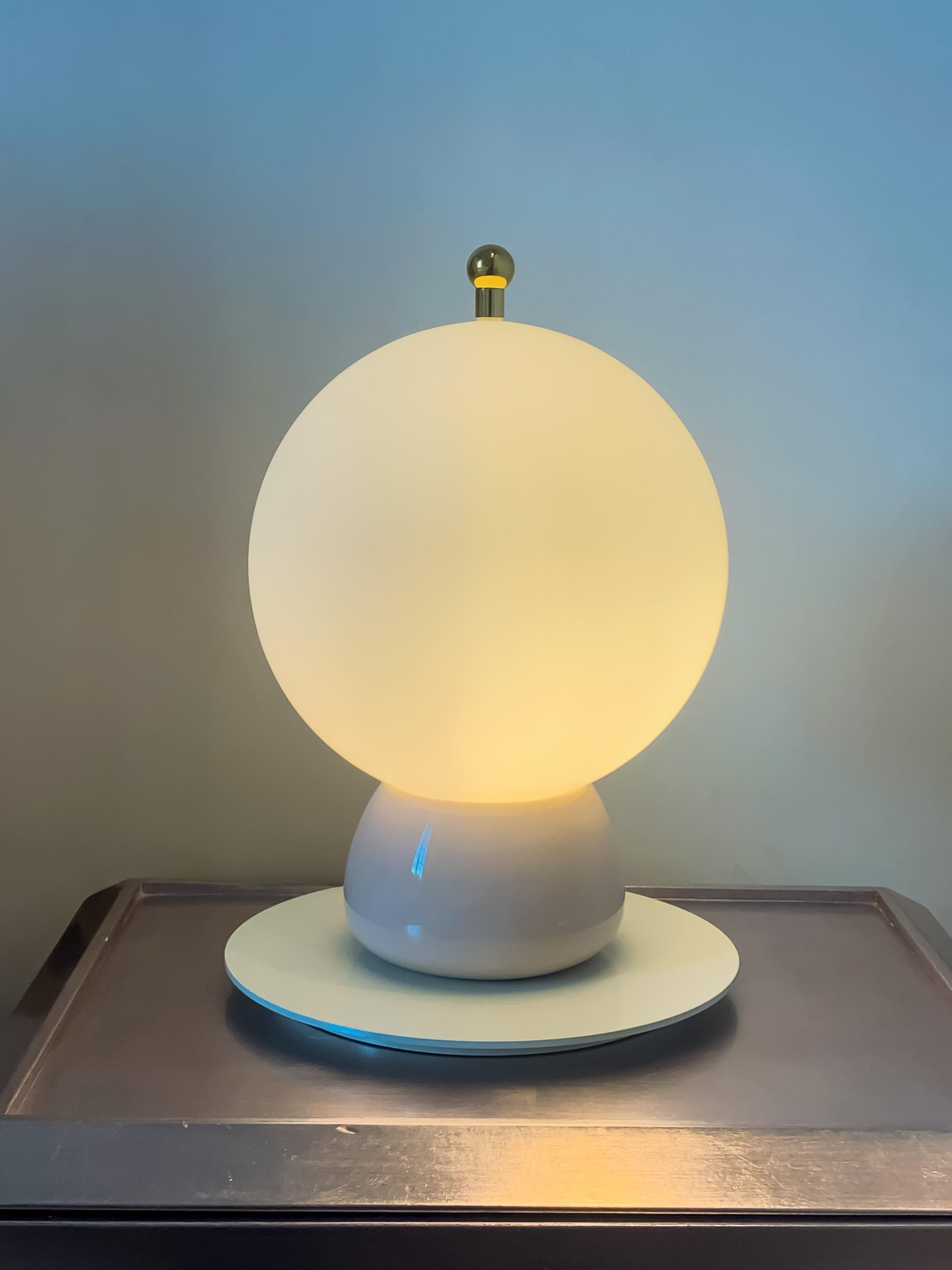 Globuslampen aus rosa Keramik und mattiertem Glas, Athena von Ini Archibong, London 2018 (Mattiert) im Angebot