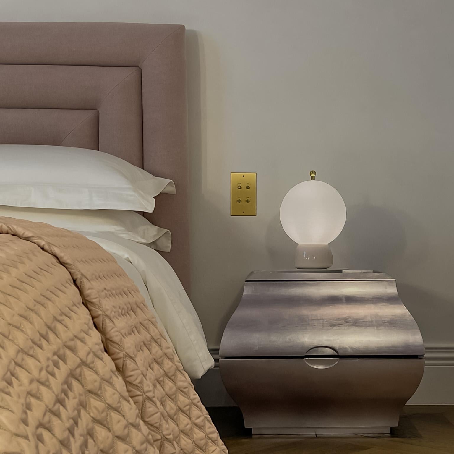 Globuslampen aus rosa Keramik und mattiertem Glas, Athena von Ini Archibong, London 2018 im Angebot 1
