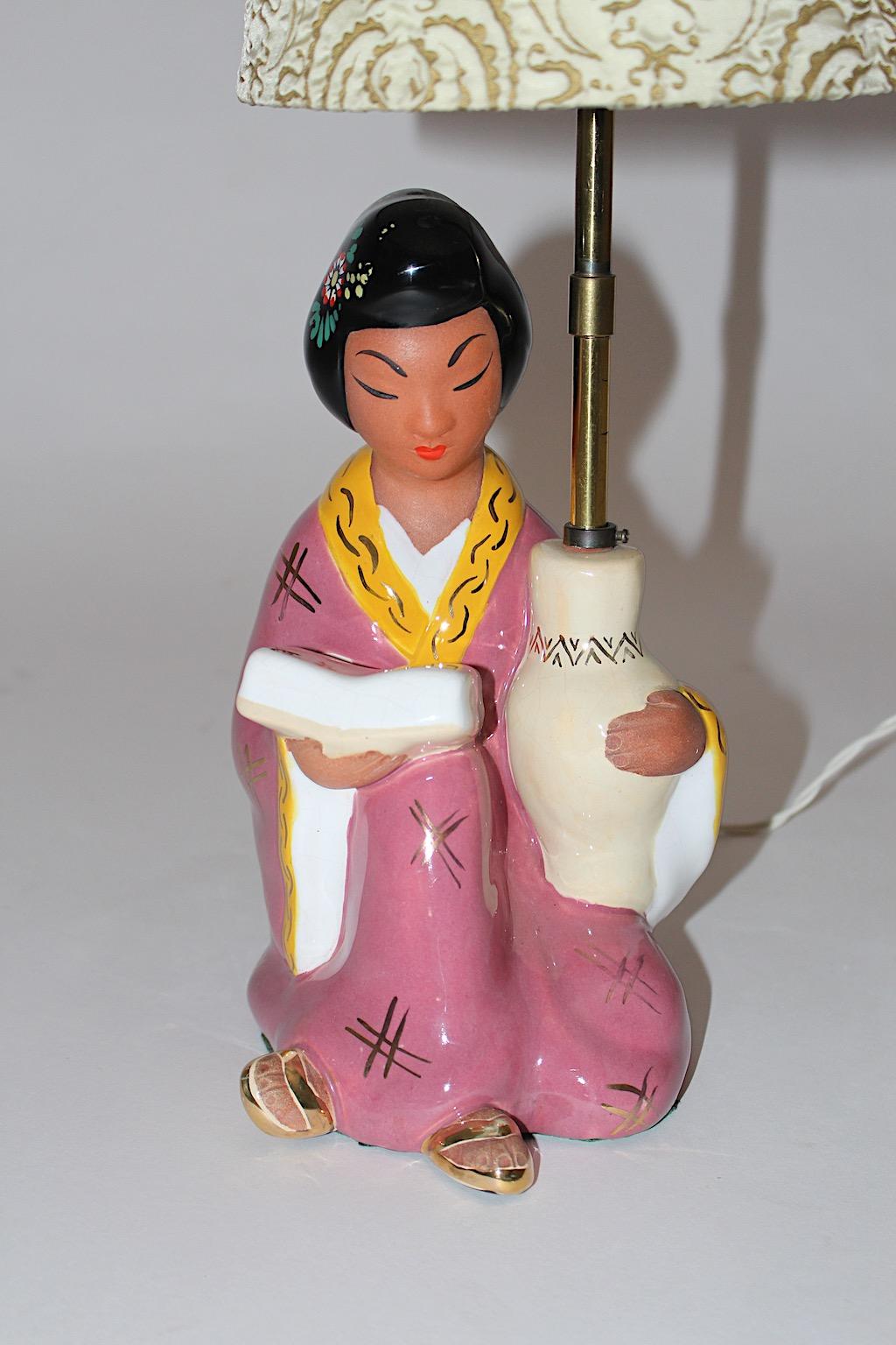 Pink Ceramic Geisha Chinoiserie Vintage Table Lamp 1950s Carli Bauer Austria For Sale 2