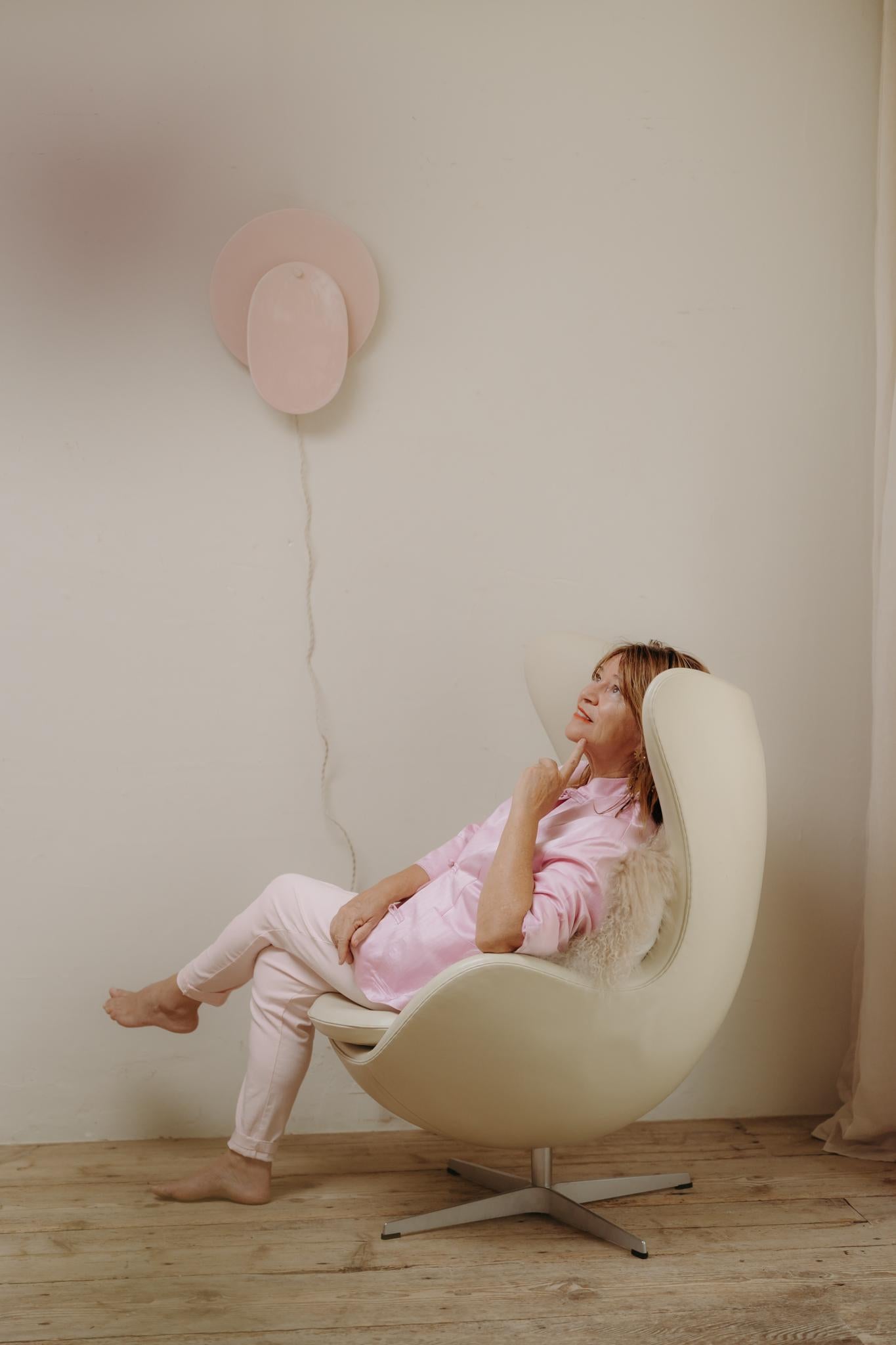 Contemporary pink ceramic walllight/sconce For Sale