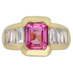 Bague en saphir rose de Ceylan et diamants, vers 1980.