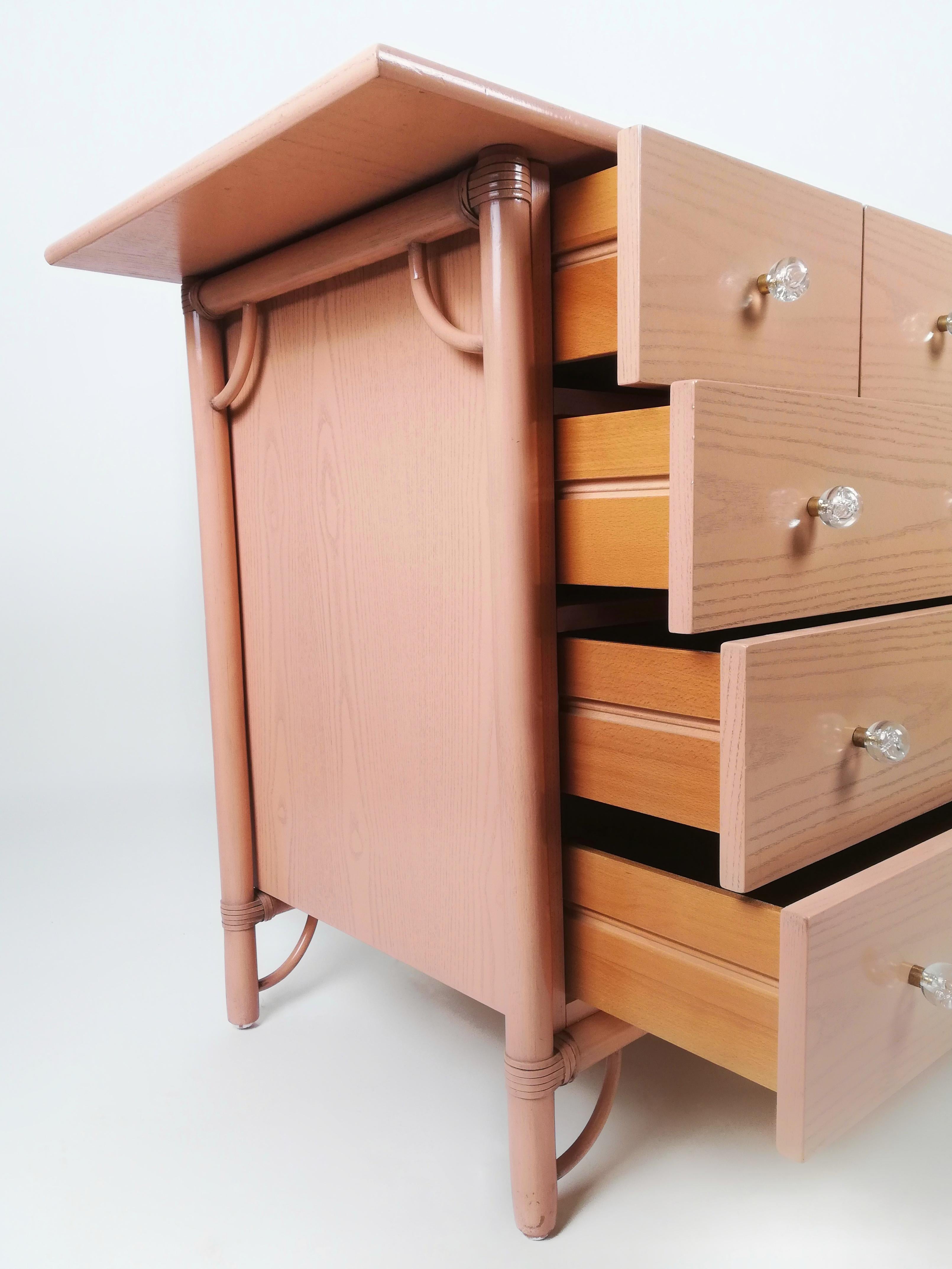 Pink Chest of Drawers in Bamboo, Oak Wood and Leather by Italo Gasparucci For Sale 5