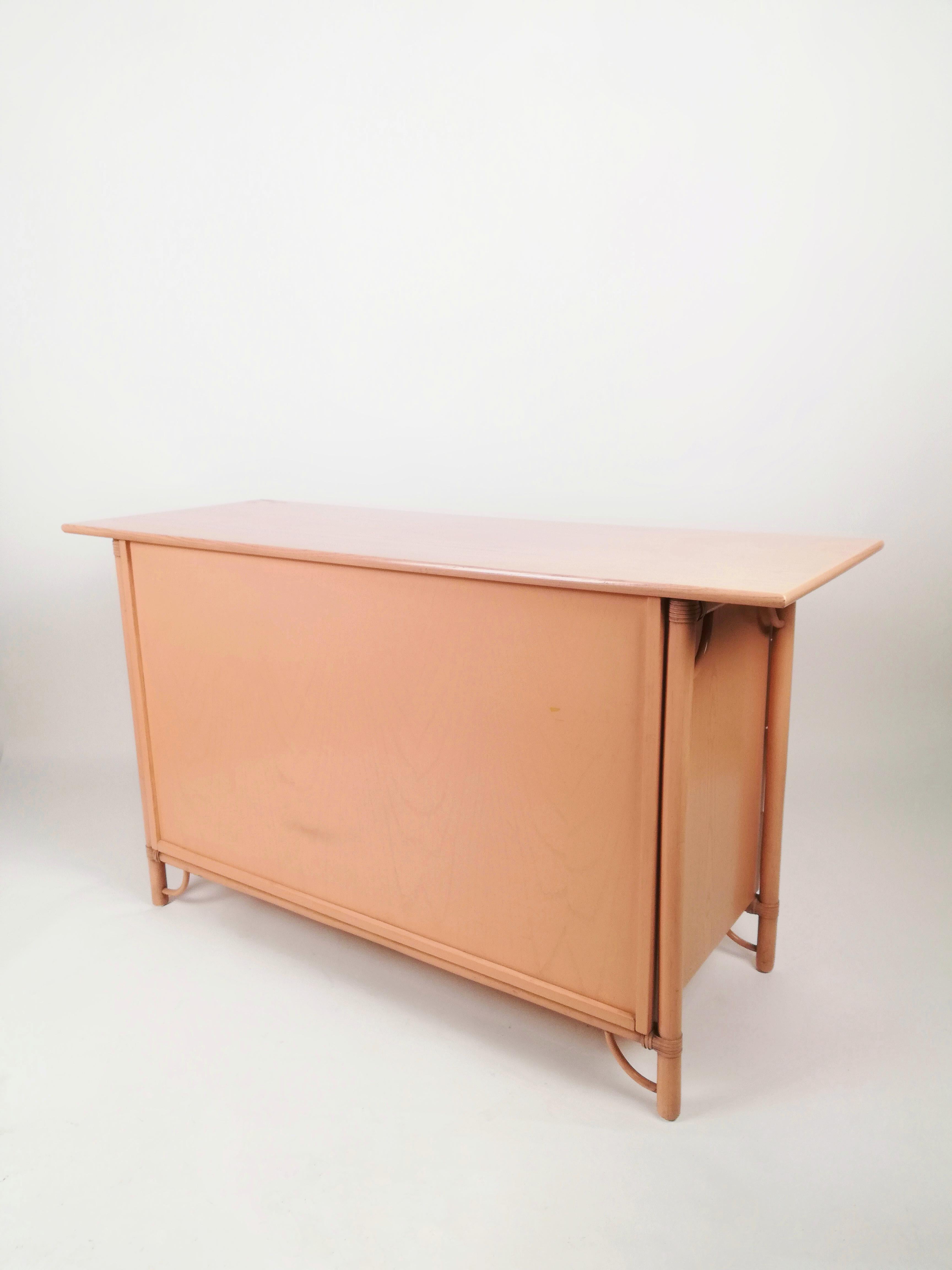 Pink Chest of Drawers in Bamboo, Oak Wood and Leather by Italo Gasparucci For Sale 9