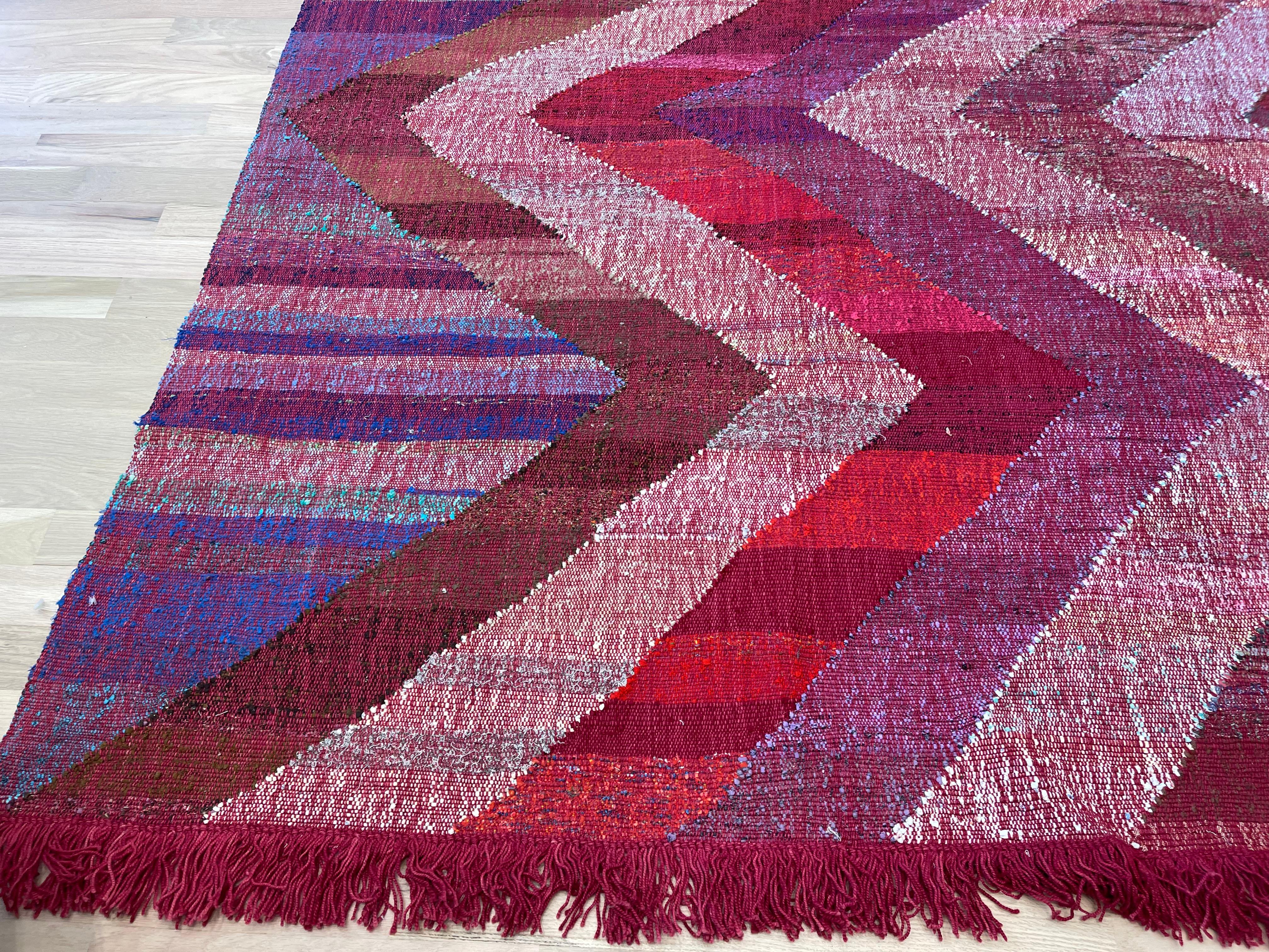 Pink Chevron Turkish Kilim  In New Condition For Sale In Los Angeles, CA
