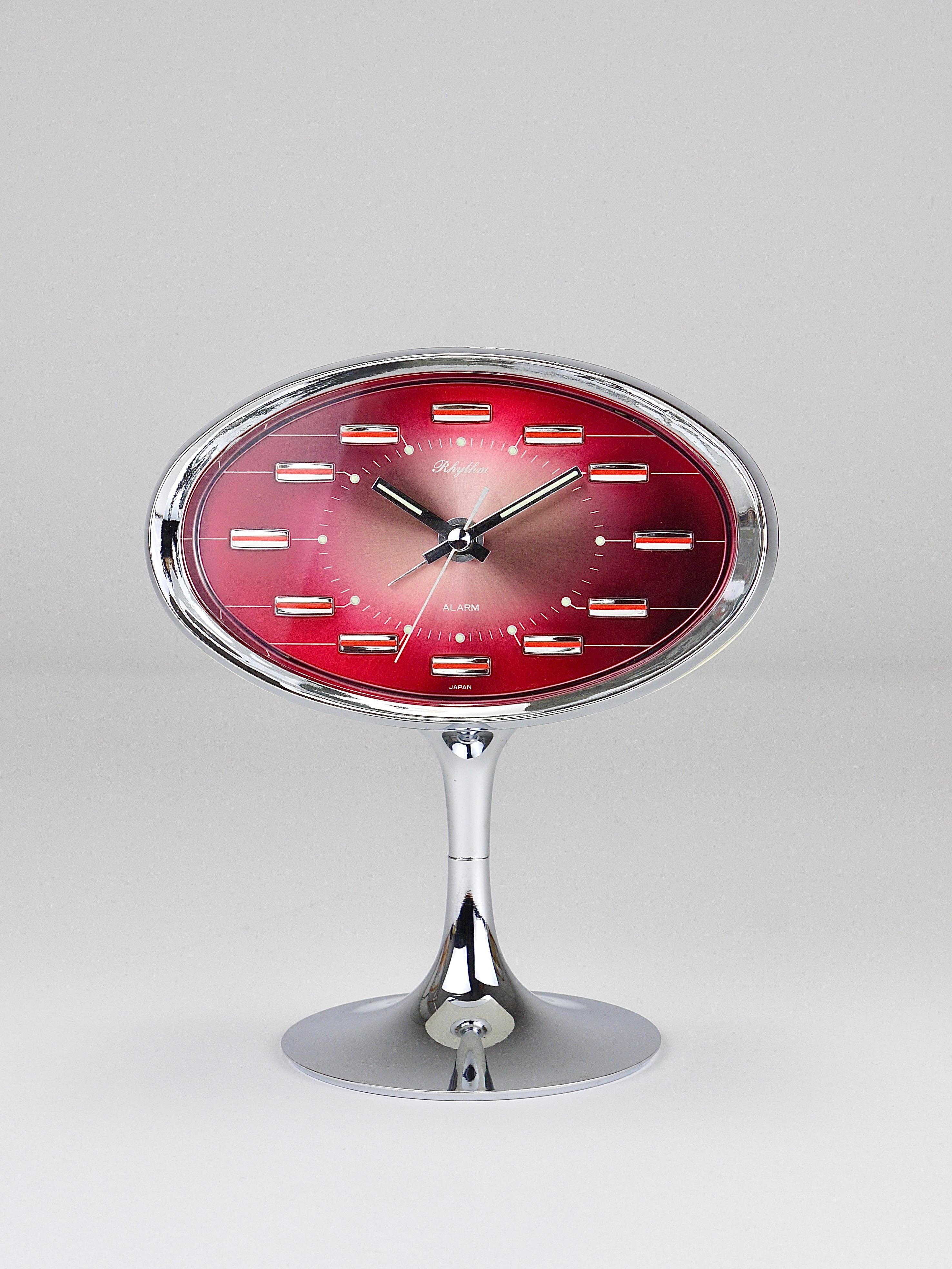 Pink & Chrome Space Age Table Desk Alarm Clock, Tulip Base, Rhythm Japan, 1970s In Good Condition For Sale In Vienna, AT