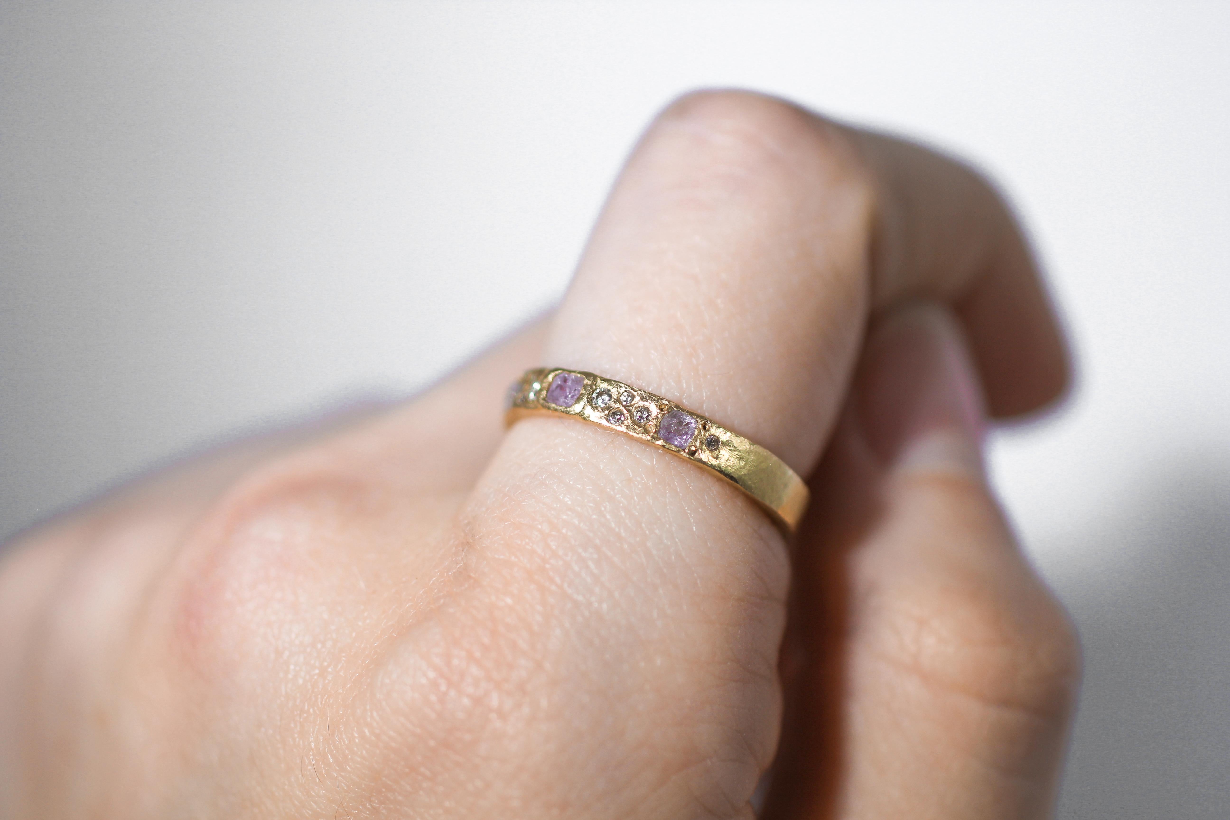 Alternativer Verlobungsring aus 18 Karat Gold mit rosafarbenen Diamanten, handgefertigt im Angebot 5