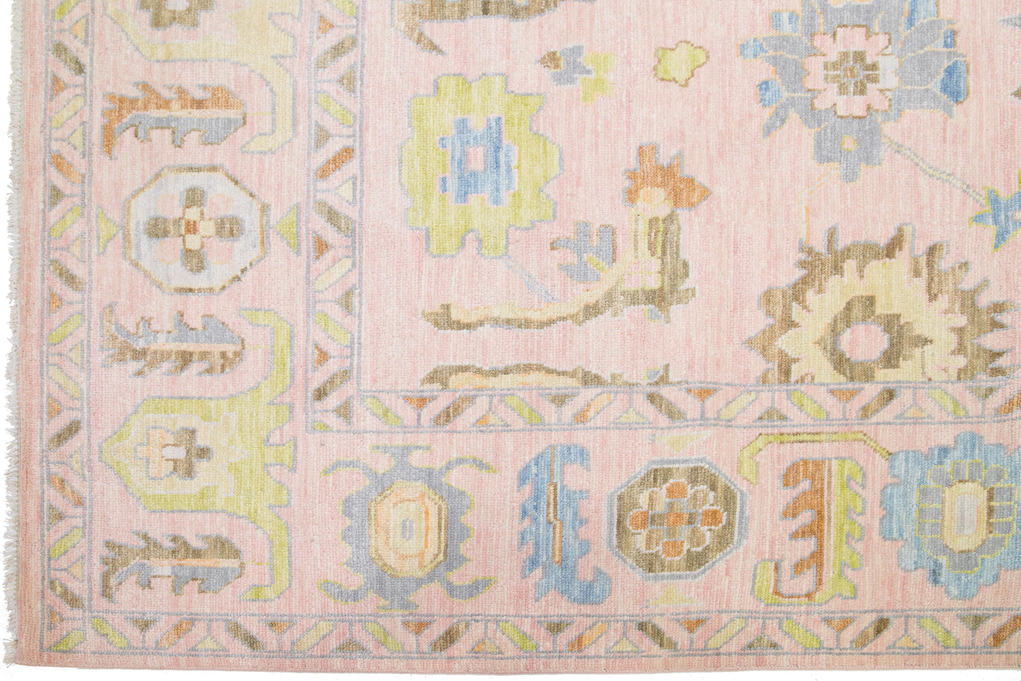 Pink Contemporary Oushak style Wool Rug Handmade Features a Floral Design In New Condition For Sale In Norwalk, CT