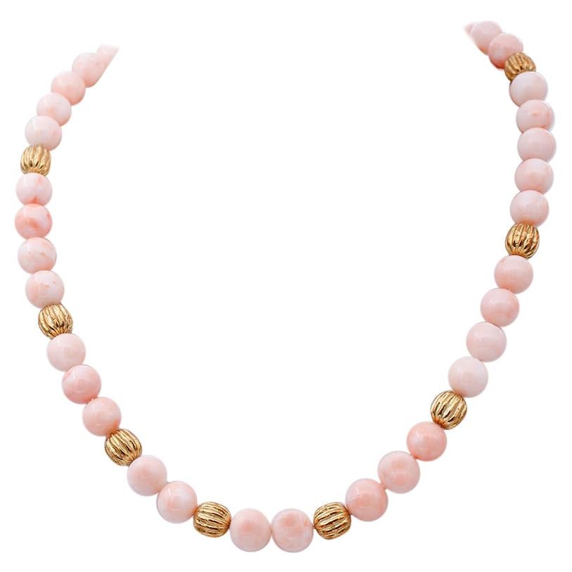 Pink Coral, 18 Karat Yellow Gold Necklace