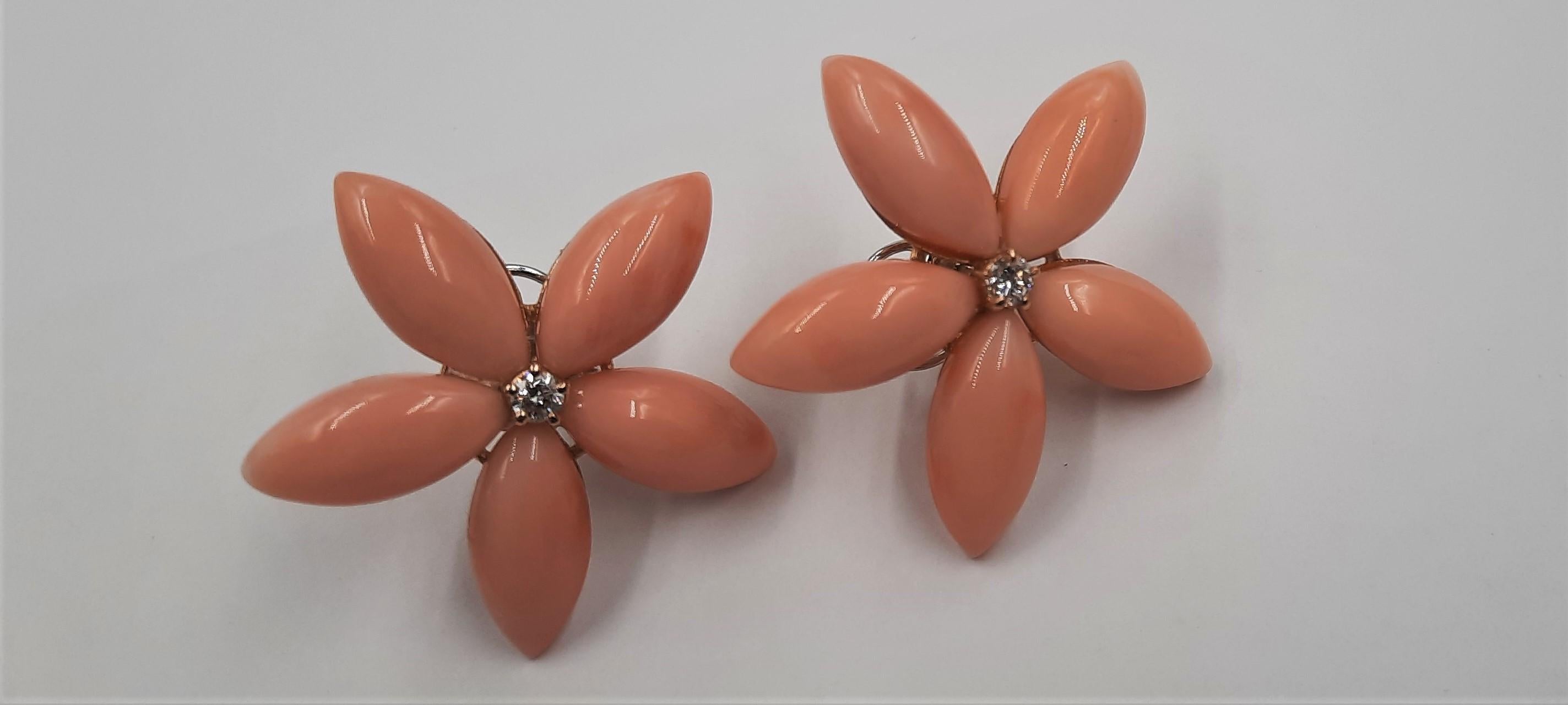 Contemporary Pink Coral Brilliant Cut Diamond 18 Carats Yellow Gold Flower Earrings For Sale
