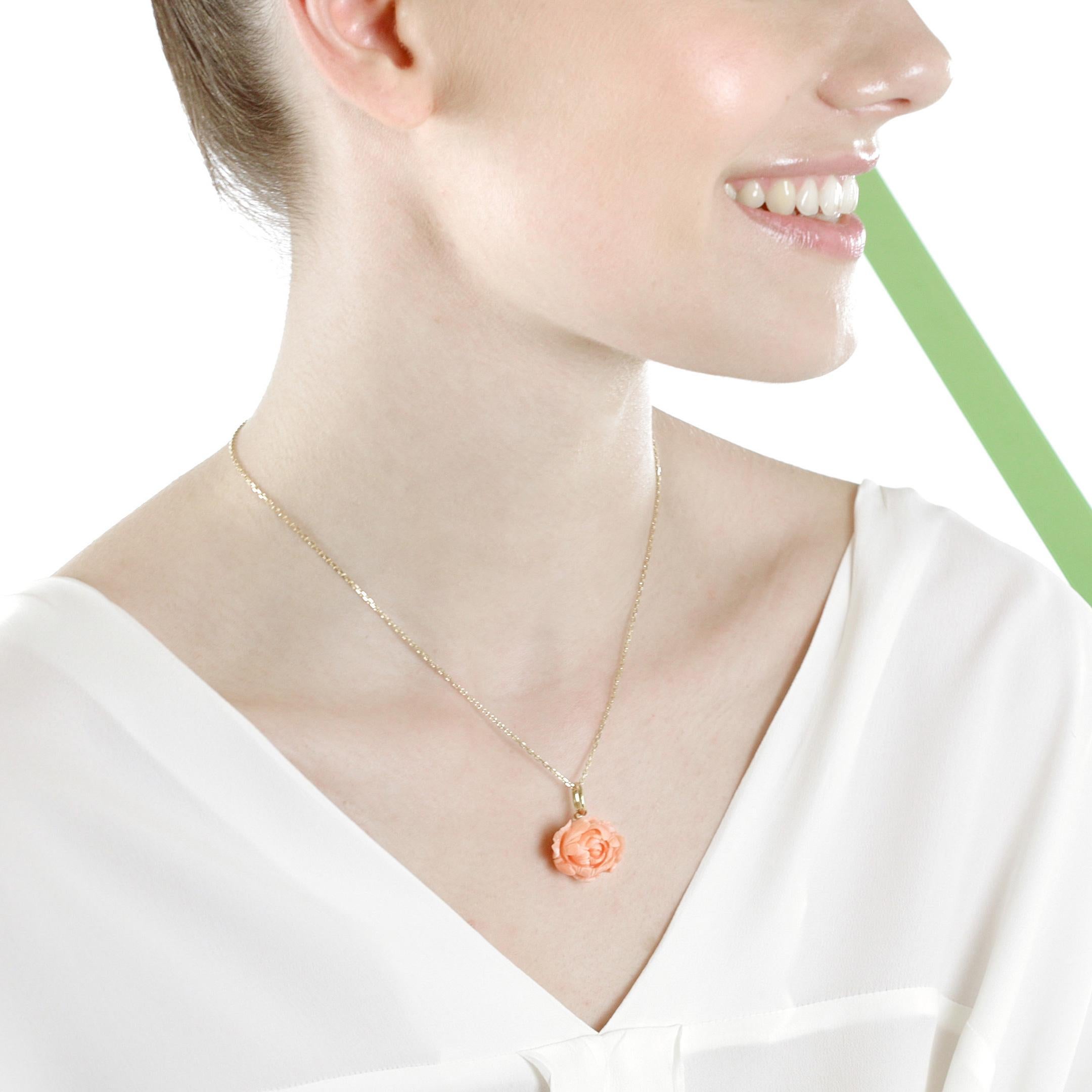 Bague cocktail déco en or jaune 18 carats avec fleur sculptée en corail rose Intini Jewels en vente 14