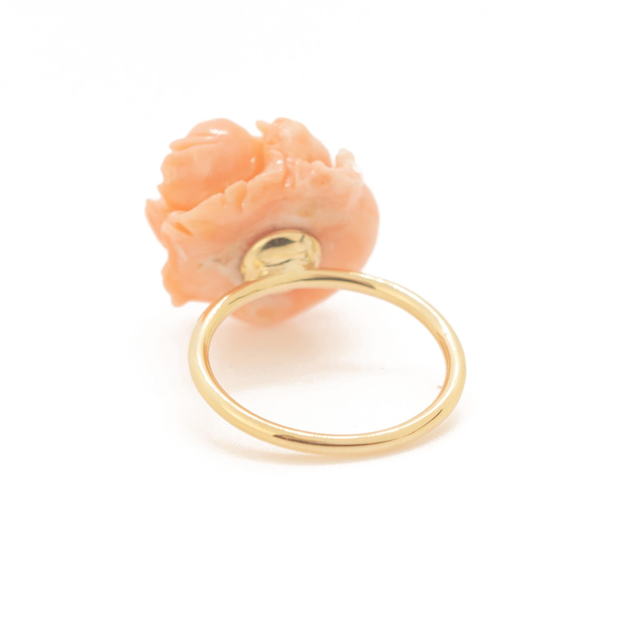 Bague cocktail déco en or jaune 18 carats avec fleur sculptée en corail rose Intini Jewels en vente 6
