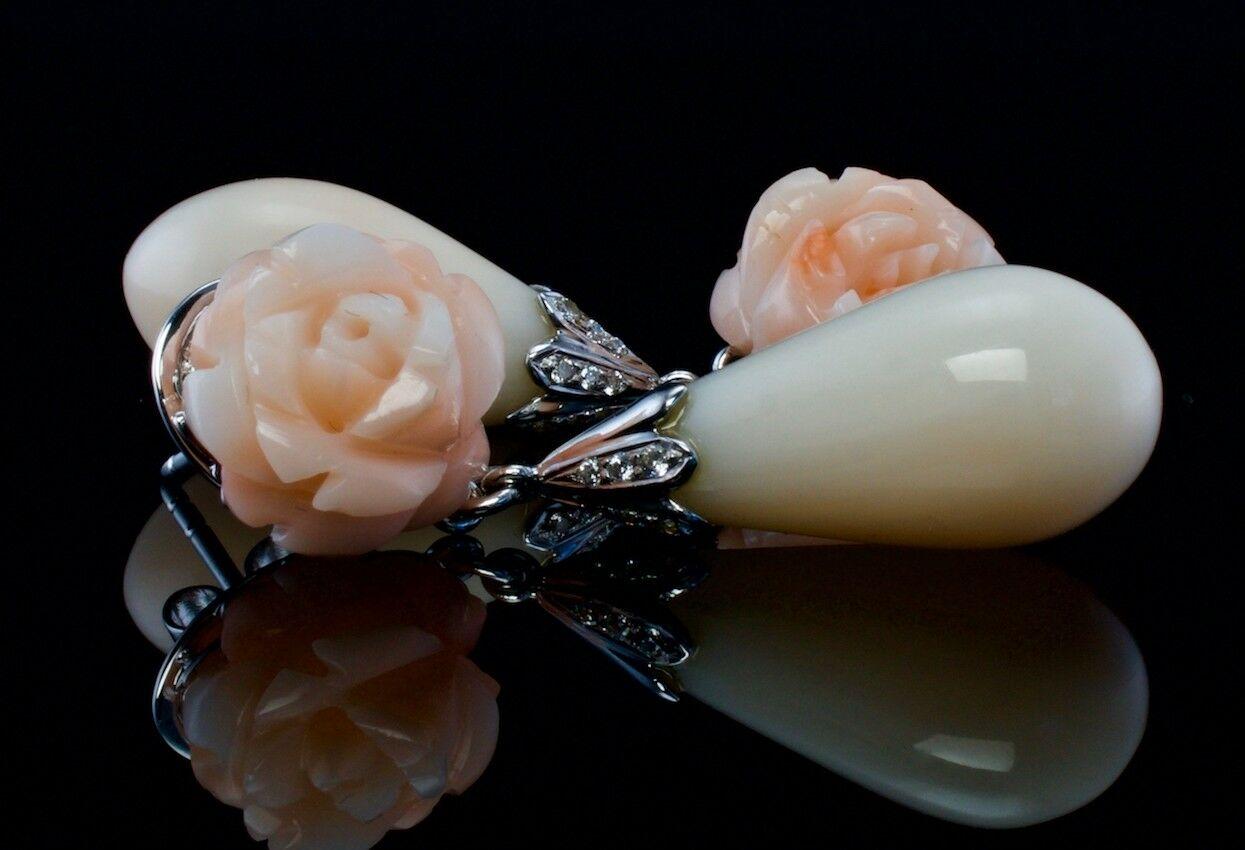 Taille cabochon Boucles d'oreilles fleur de rose en corail rose et diamant en or blanc 18K en vente