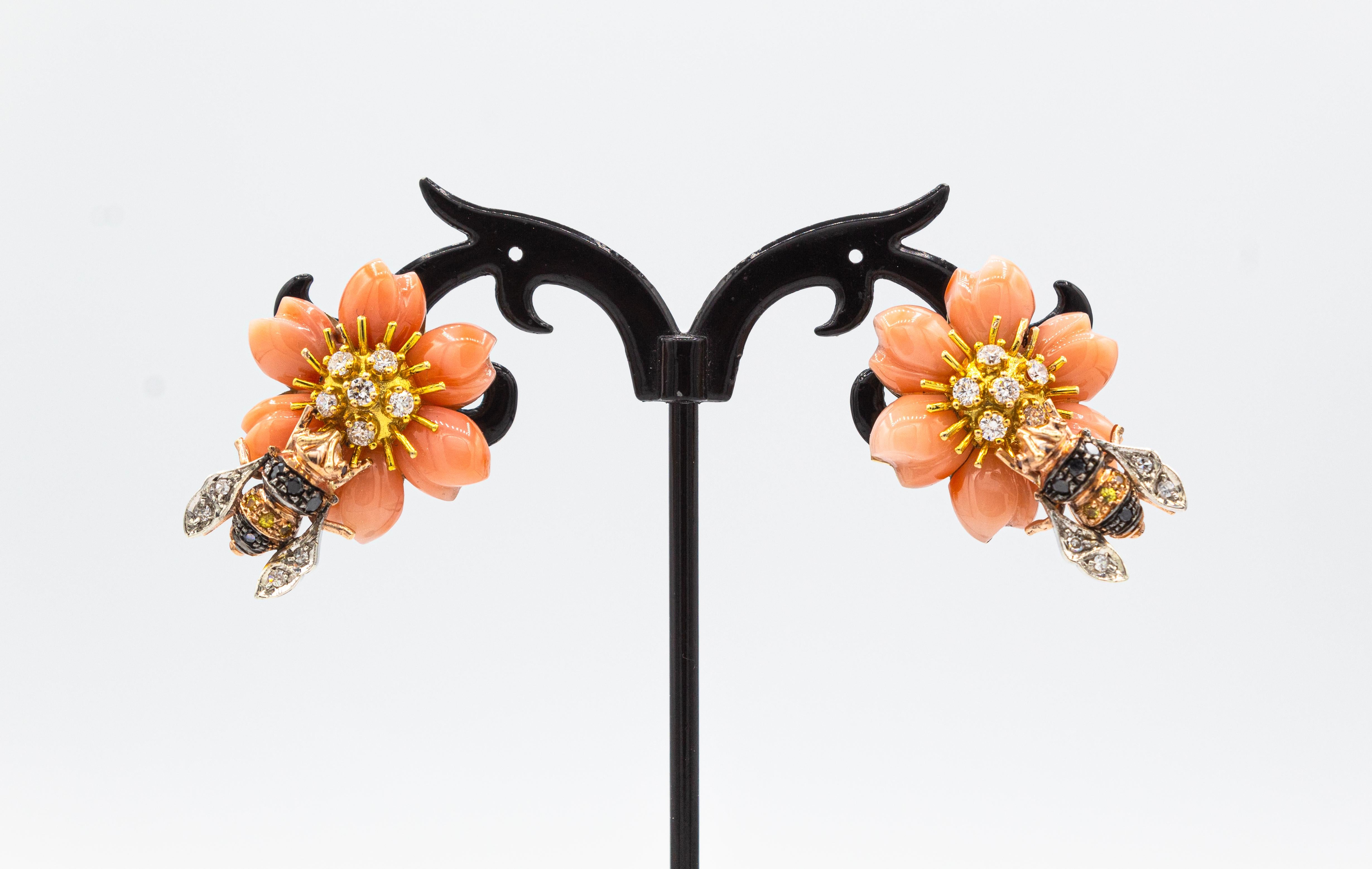 Clips d'oreilles « Bee on Flower » en or jaune, corail rose, diamants et saphirs jaunes Neuf - En vente à Naples, IT