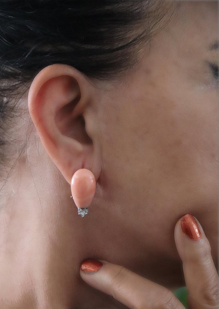 Boucles D'oreilles Or Blanc 18 Carats Avec Roses De Corail Et Perles - Neuf Avec étiquettes