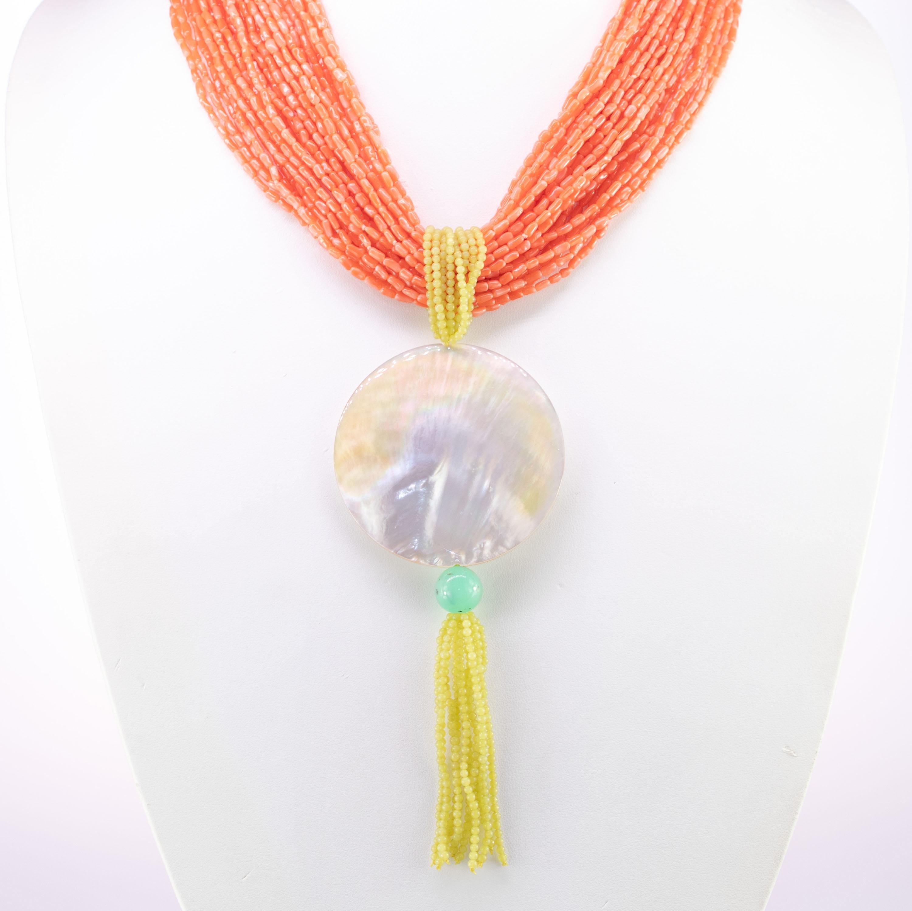 Taglio rotondo Corallo rosa Giada Madreperla Ciondolo Crisoprasio Collana a più fili in vendita