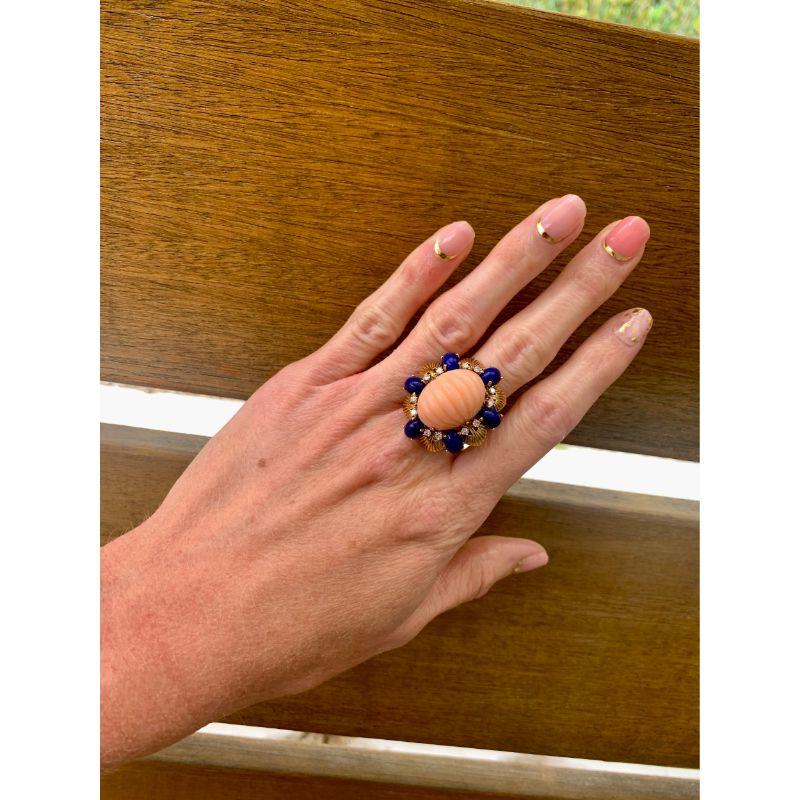 Pink Coral, Lapis Lazuli and Diamond Ring in 18K Yellow Gold, circa 1960s In Good Condition For Sale In Beverly Hills, CA