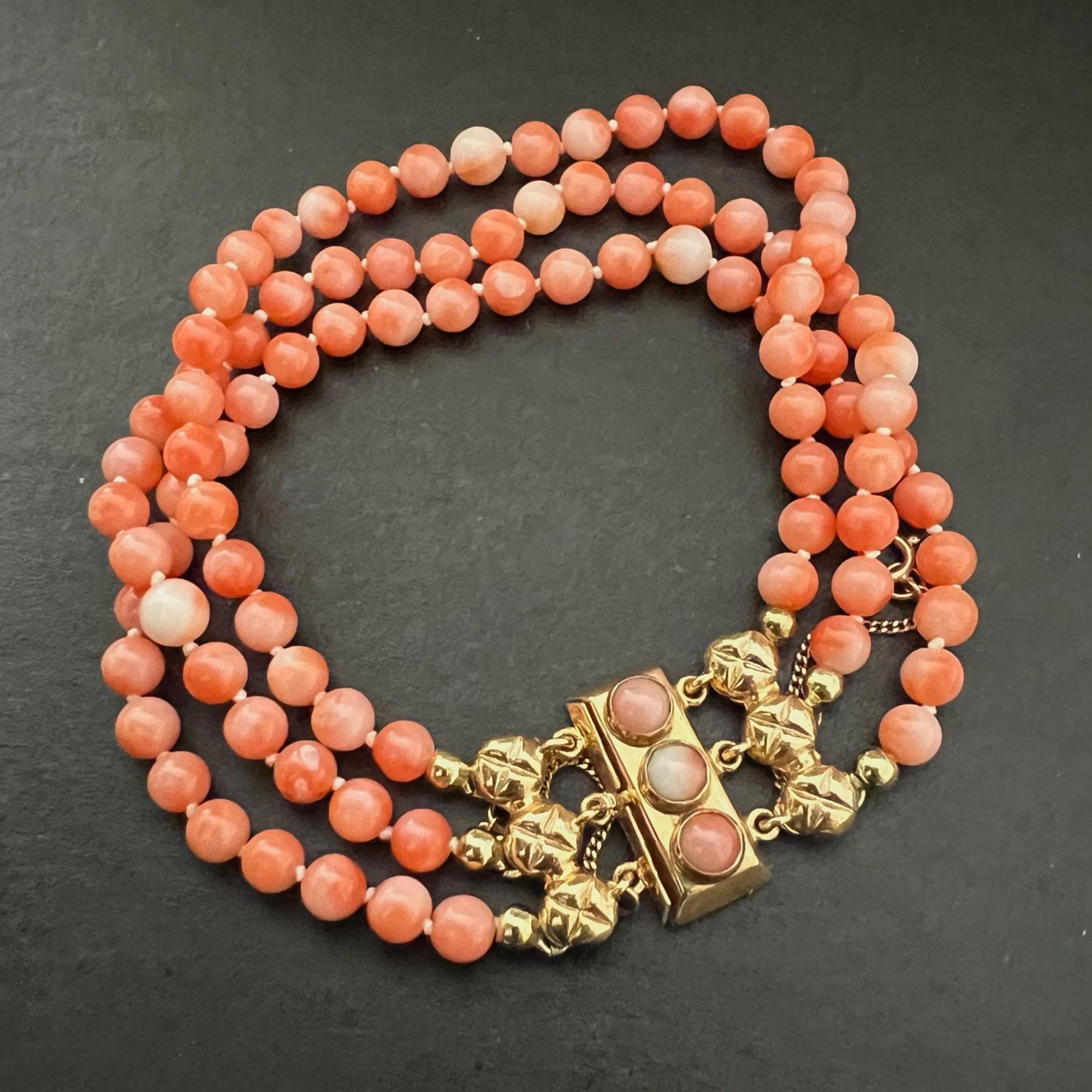 Art Deco Pink Coral Multi-Strand Gold Beaded Bracelet For Sale 2