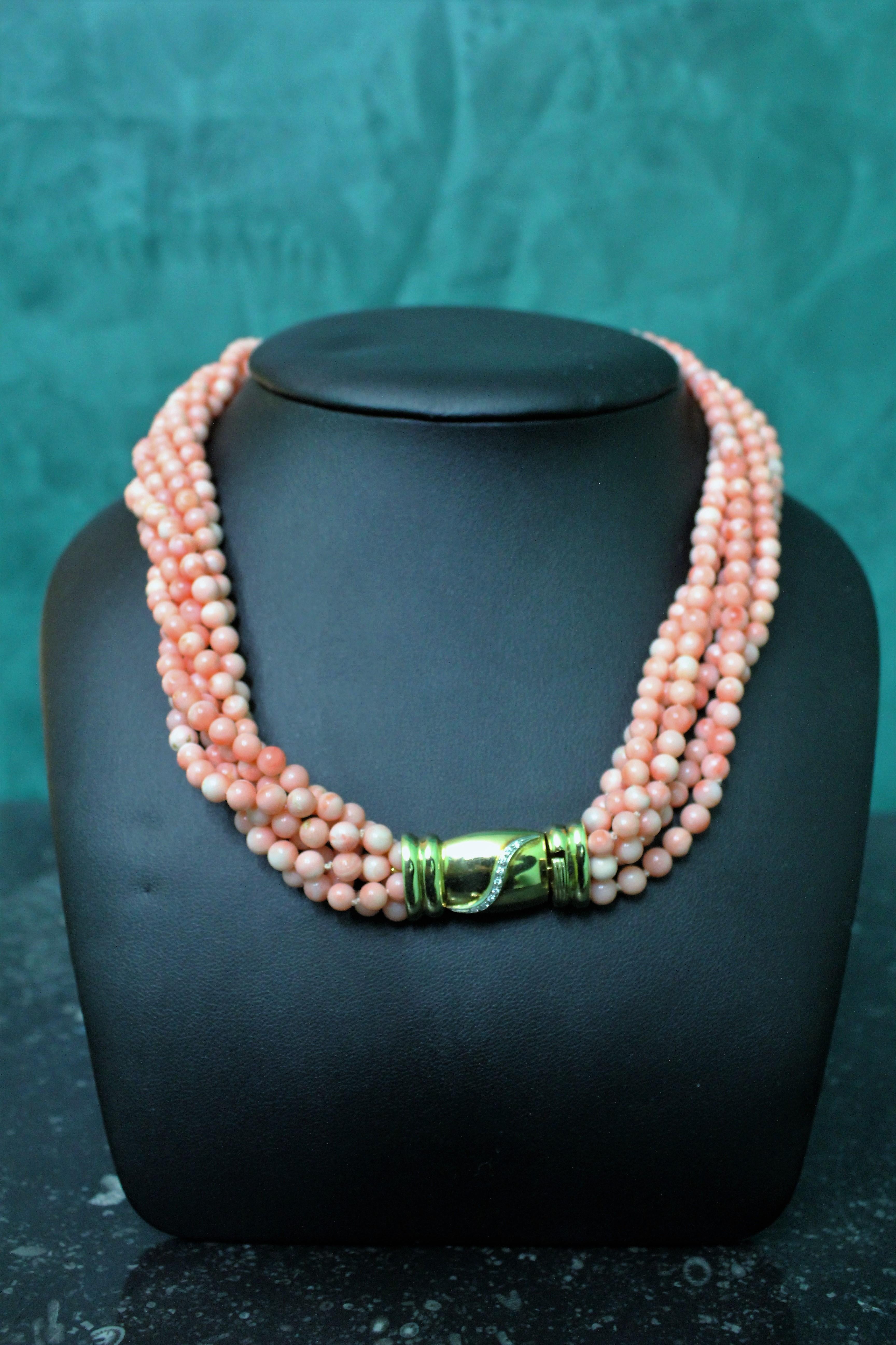 Pink Coral Multi-Strand Necklace 0.10 Carat Diamonds 18 Karat Gold, Italy, 1980s For Sale 6