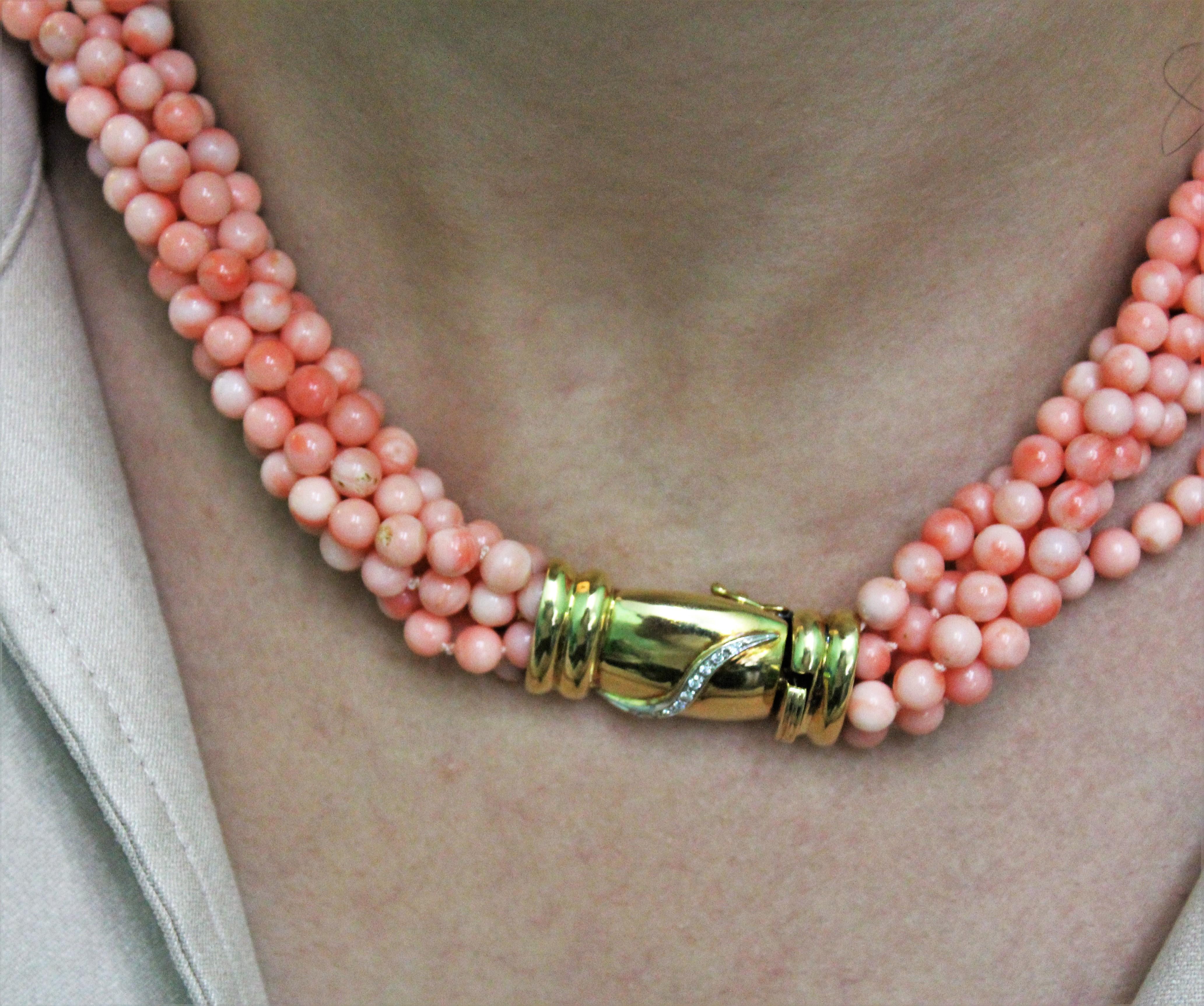 Pink Coral Multi-Strand Necklace 0.10 Carat Diamonds 18 Karat Gold, Italy, 1980s For Sale 7