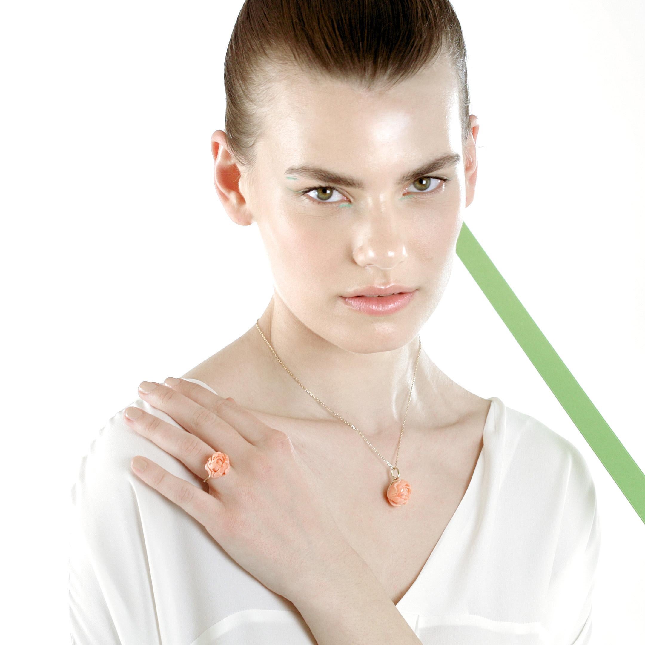 Intini Jewels Collier pendentif en or jaune 18 carats avec fleur en corail rose et rose en vente 8