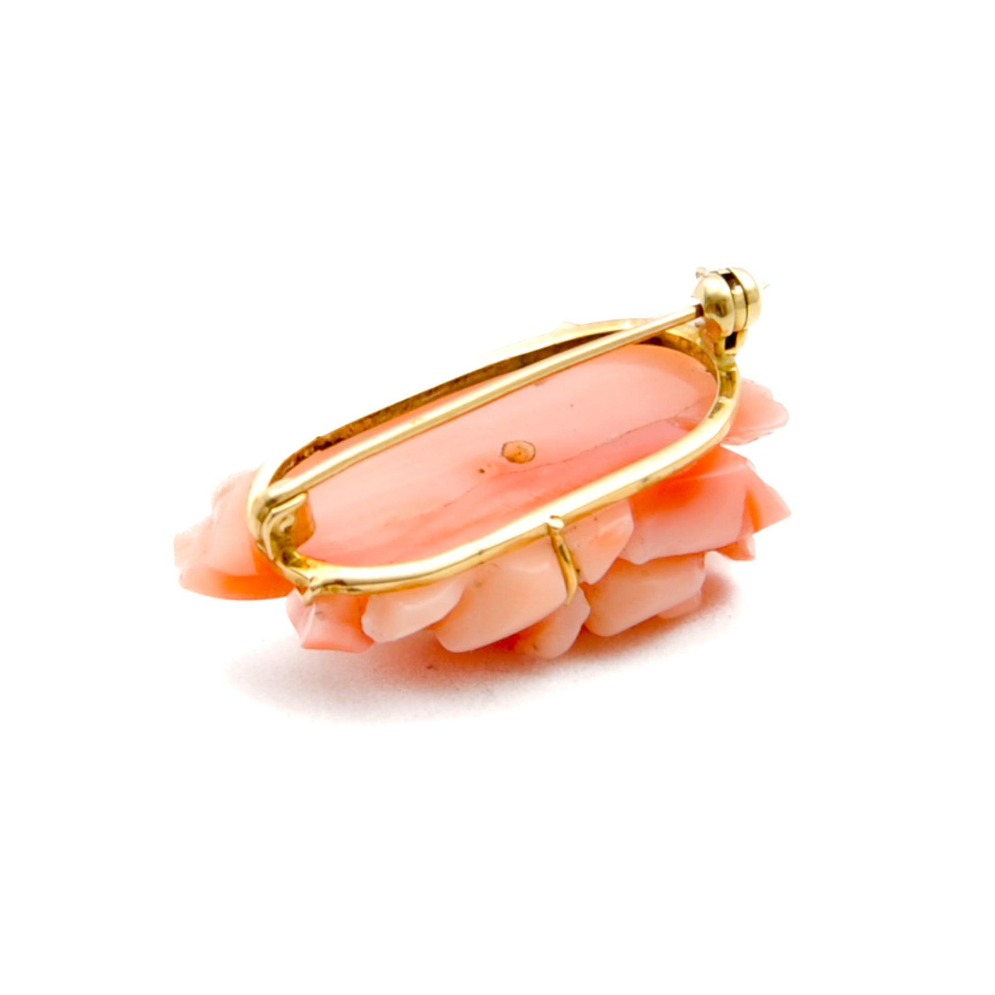 Broche en or sculptée en forme de fleur de corail rose Unisexe en vente