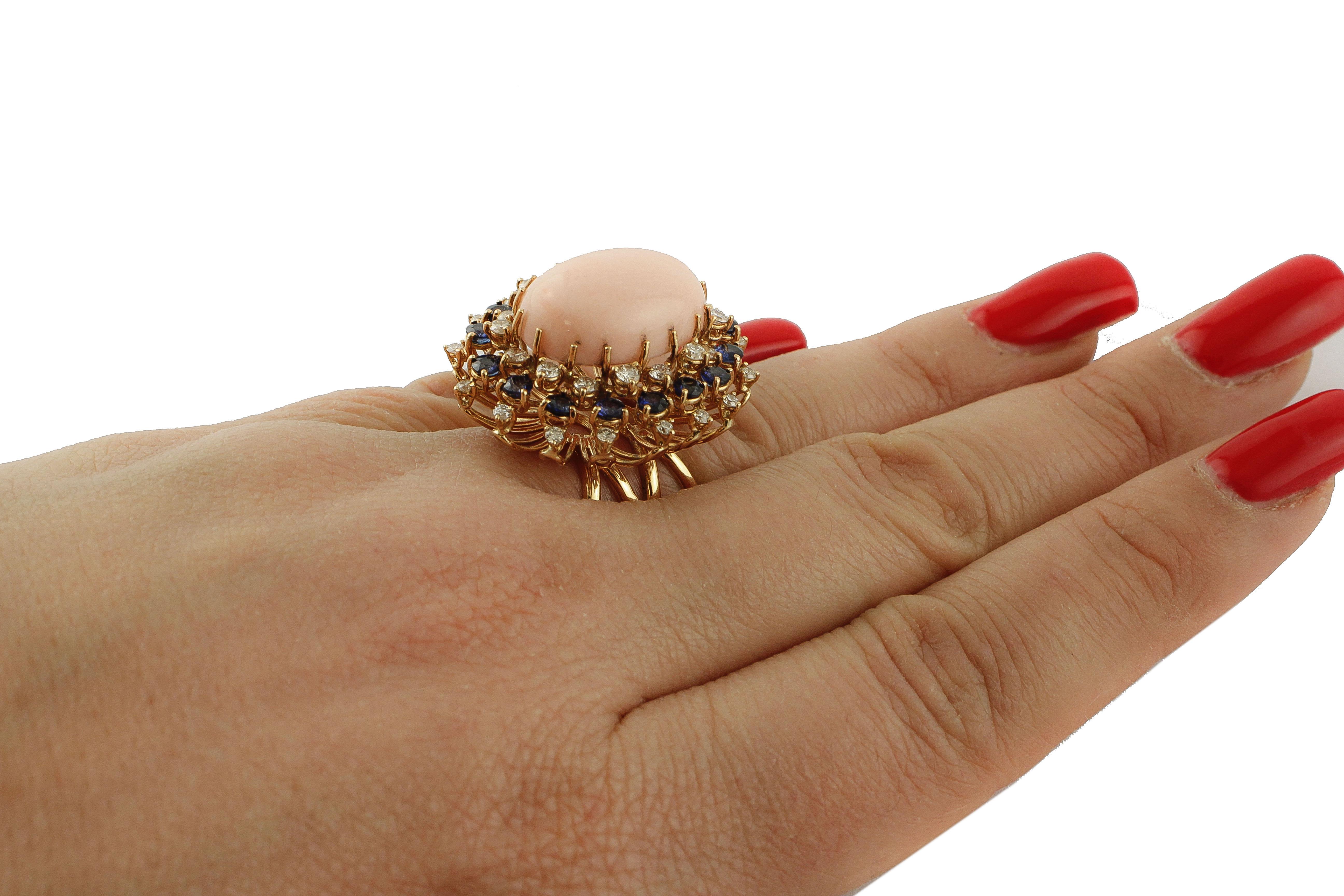 Pink Coral, Blue Sapphires, Diamonds 18 Karat Rose Gold Ring In Good Condition In Marcianise, Marcianise (CE)