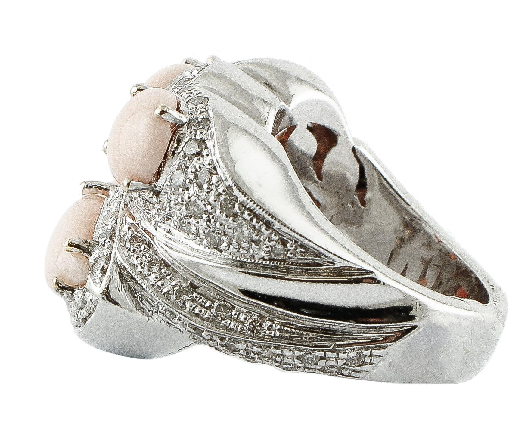 Rétro Corail rose  Gouttes, diamants, bague en or blanc en vente