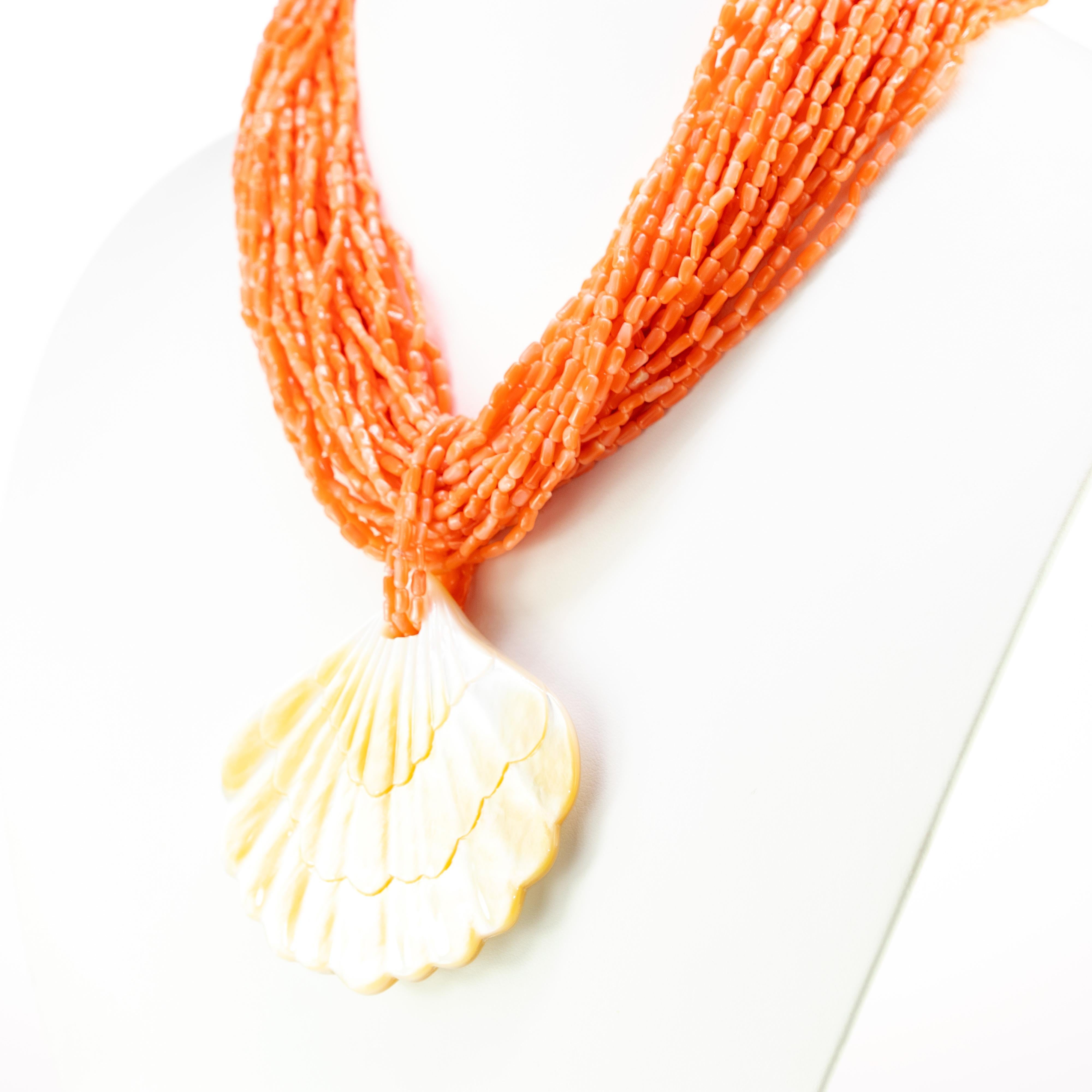 Perlina Ciondolo a forma di conchiglia di corallo rosa Madreperla in argento 925 Collana chic con perline in vendita