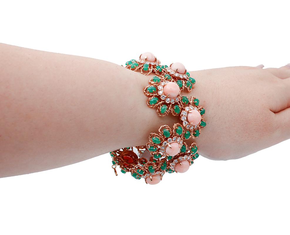 Pink Coral, Emeralds, Diamonds, 18 Karat Rose Gold Bracelet In Good Condition For Sale In Marcianise, Marcianise (CE)