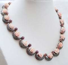 Rosa Korallen, Rubine, Diamanten, Roségold und Silber Retrò Halskette.