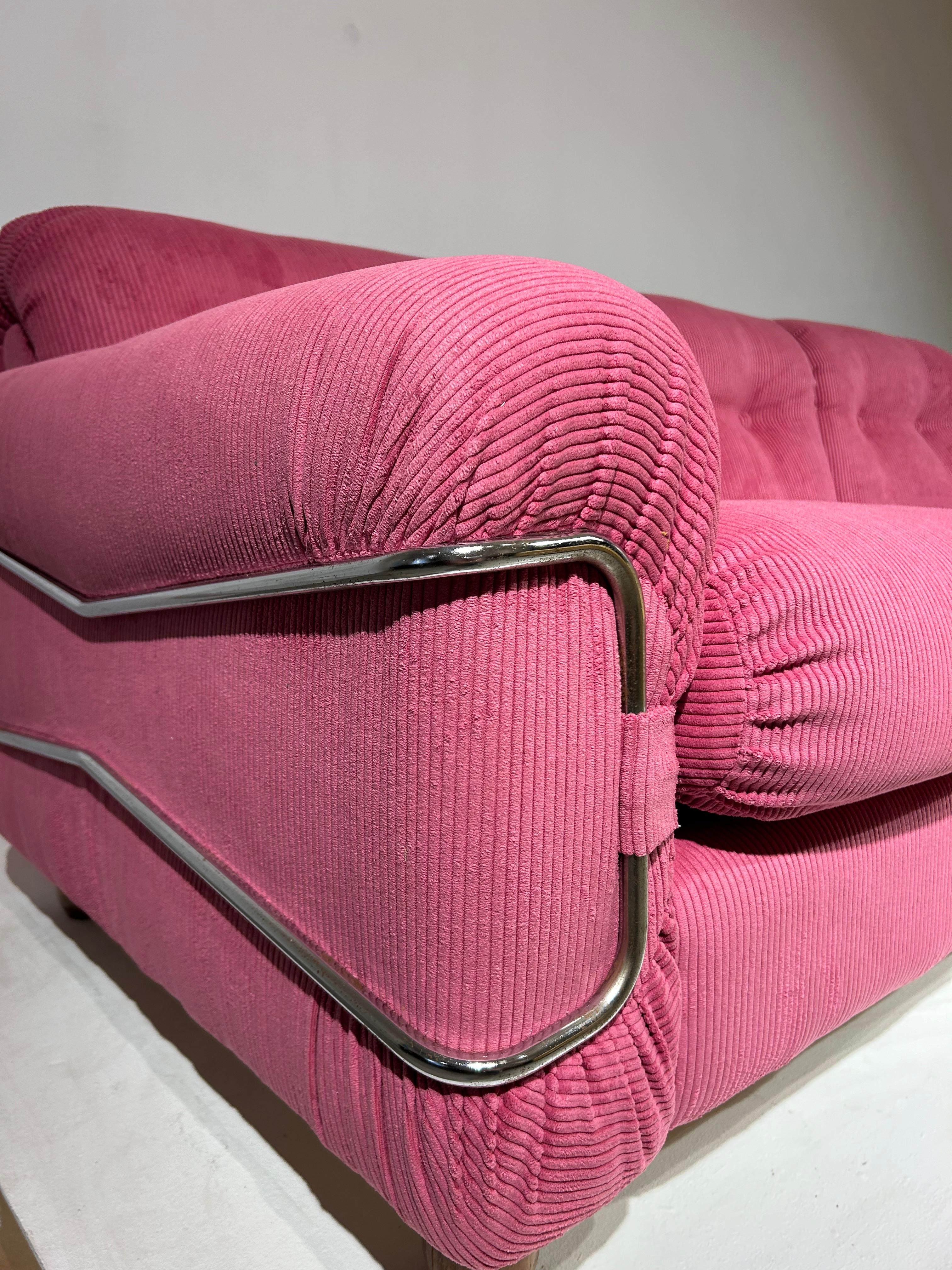 Rosa Korduroy-Sofa von Piazzesi (Ende des 20. Jahrhunderts) im Angebot