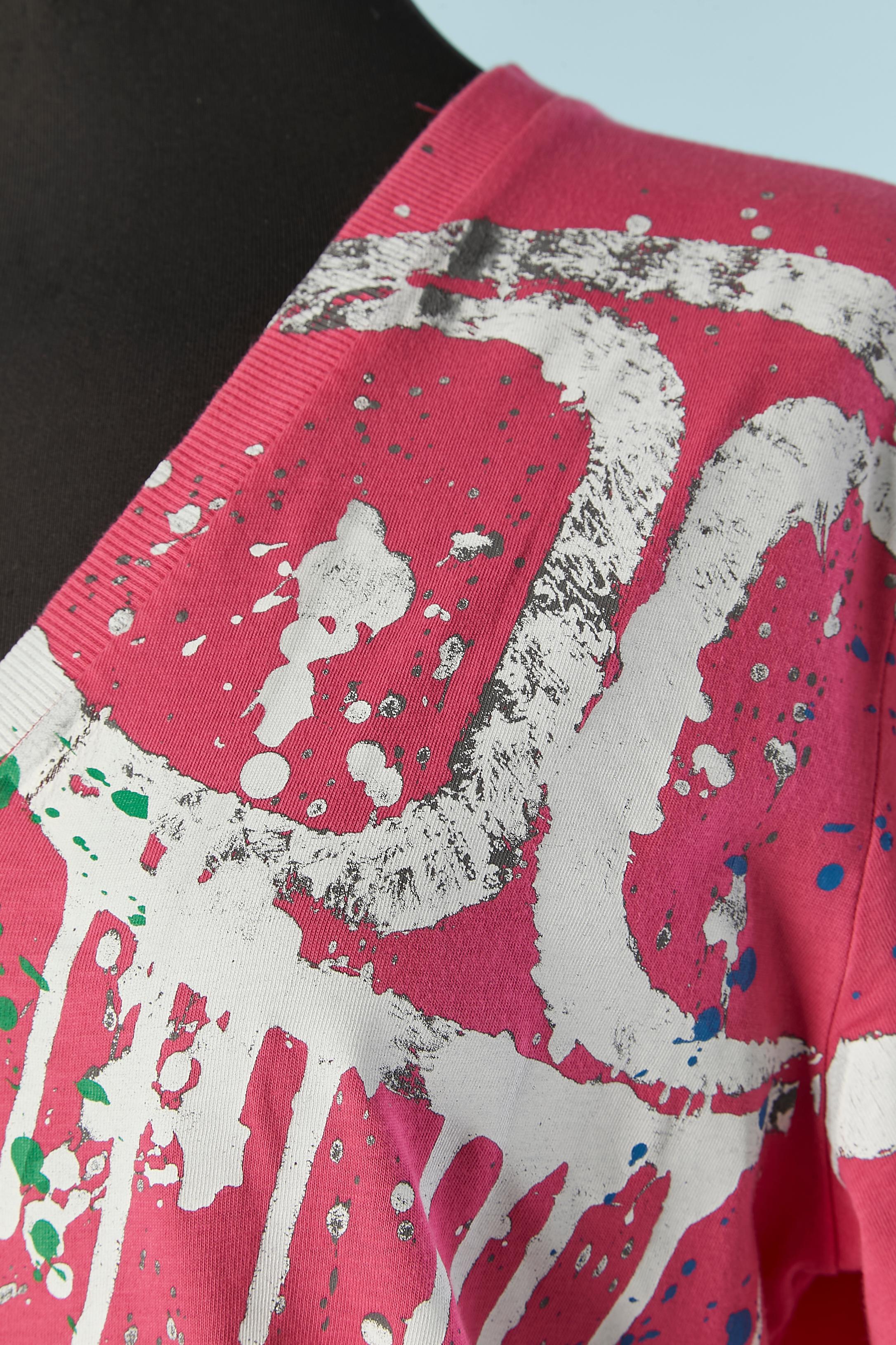 Pink cotton jersey tee-shirt with splashes print. 
SIZE S 