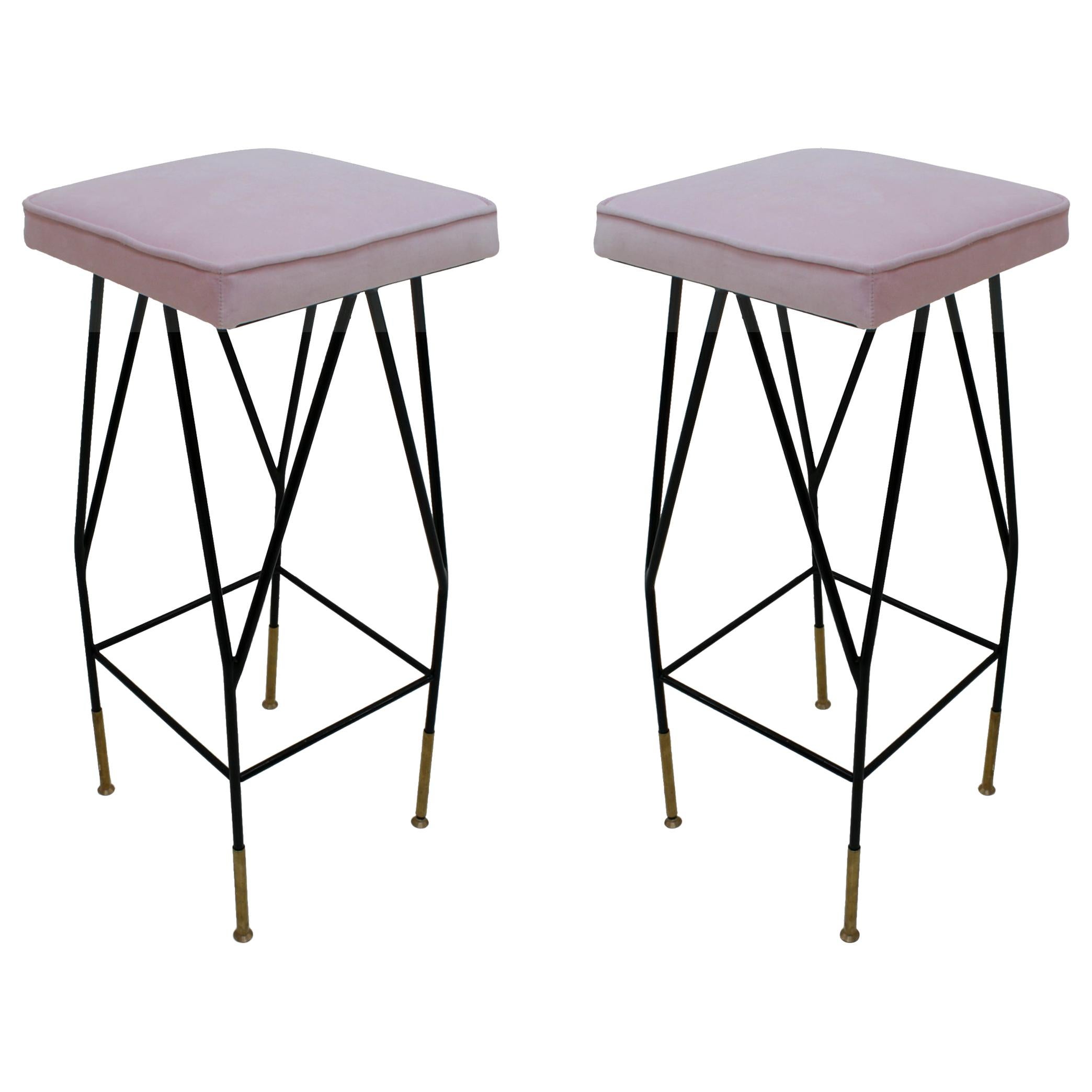 Taburetes italianos de terciopelo de algodón rosa y metal lacado negro Italiano en venta