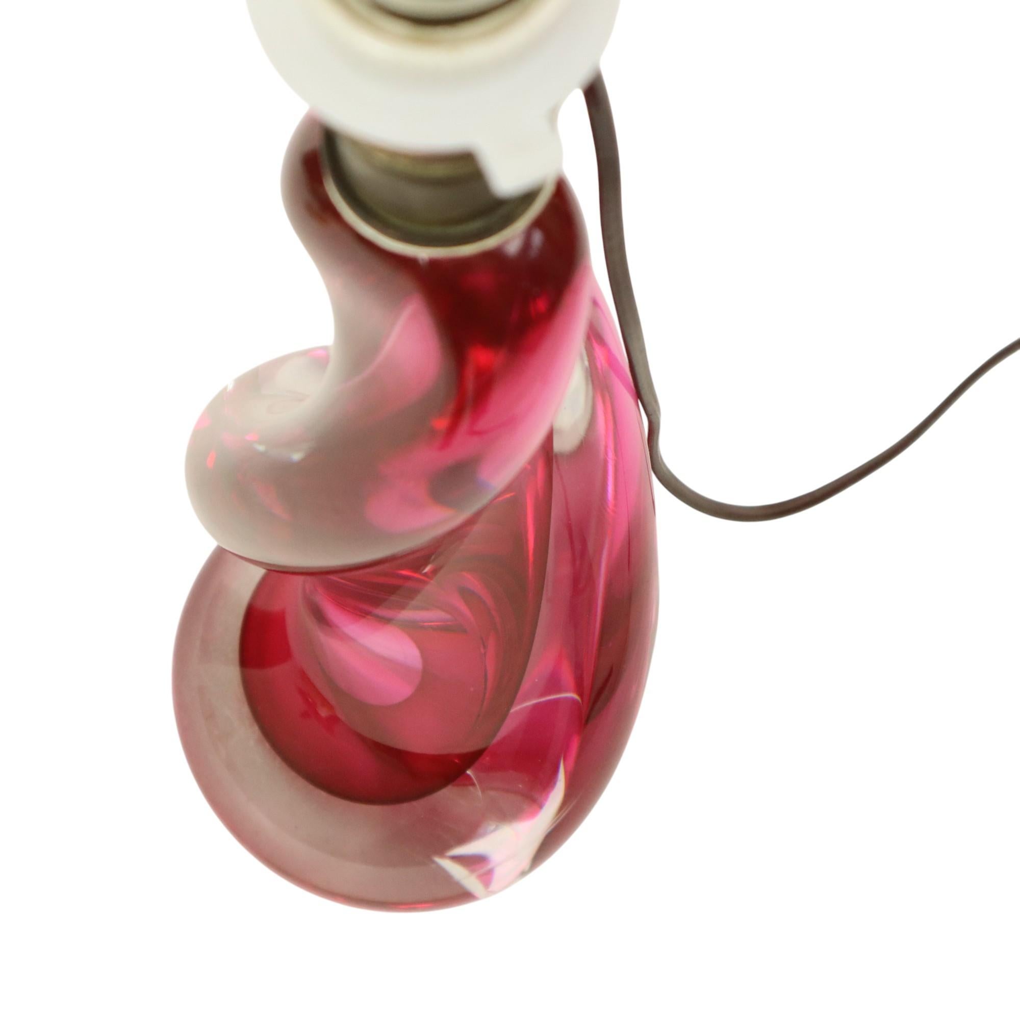 Lampe à poser en cristal rose Val Saint Lambert Swirl Sixties en vente 7