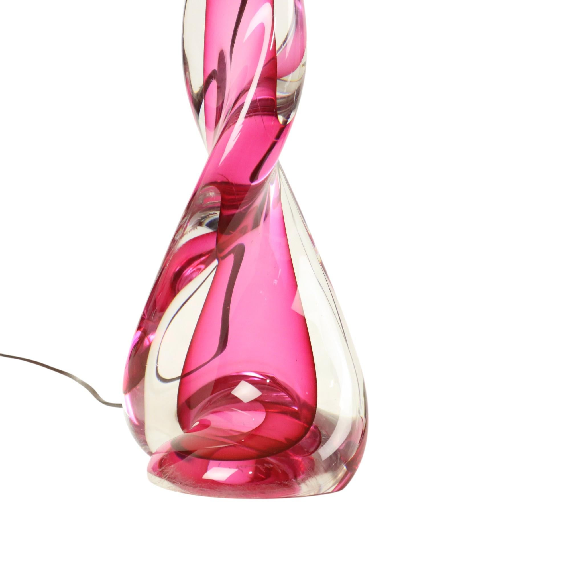 Fait main Lampe à poser en cristal rose Val Saint Lambert Swirl Sixties en vente