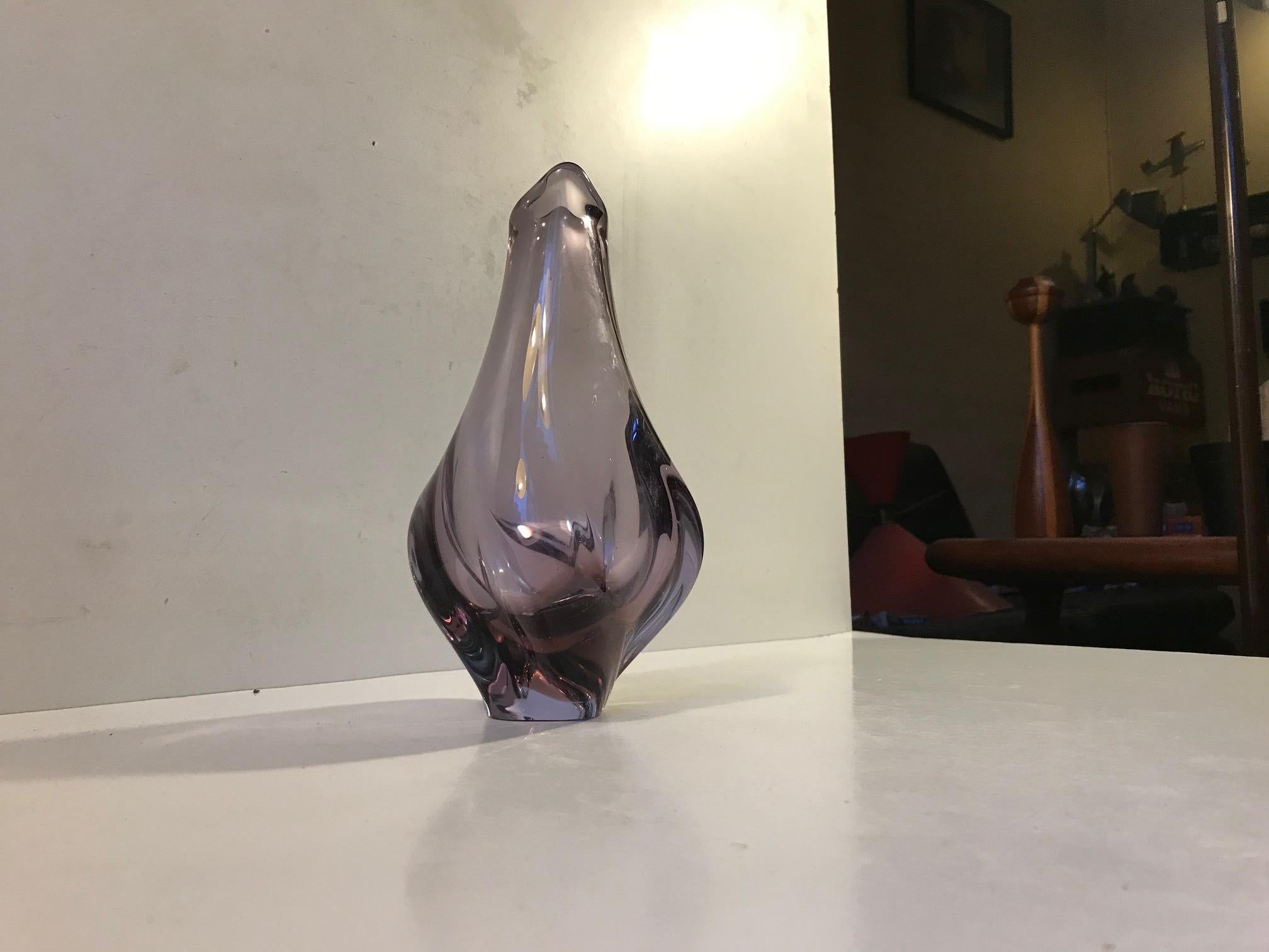 Vase aus rosa Kristall von Miloslav Klinger, 1950er Jahre (Moderne der Mitte des Jahrhunderts) im Angebot