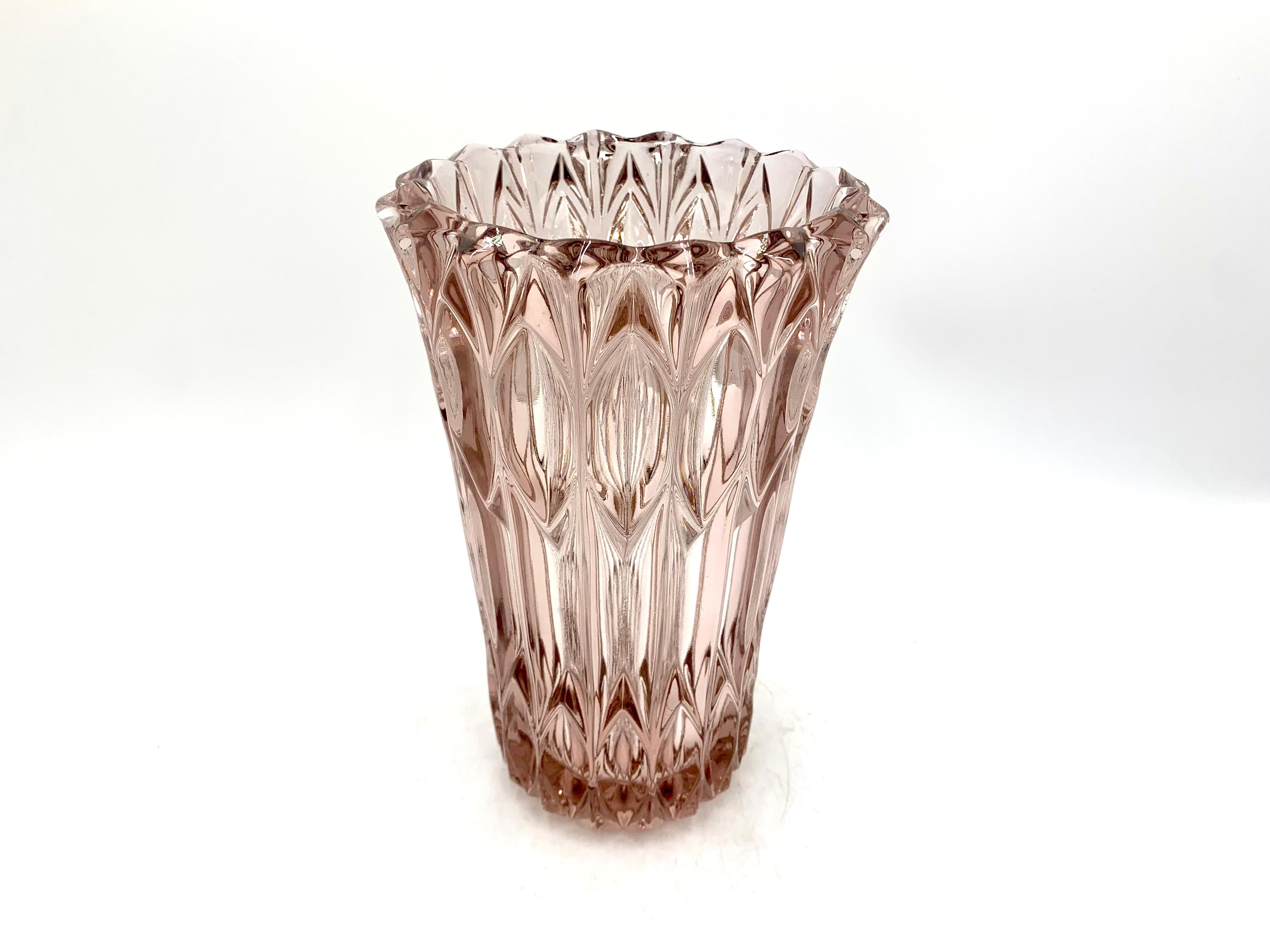 Pink Crystal Vase, Czech Republic, 1950s In Good Condition In Chorzów, PL