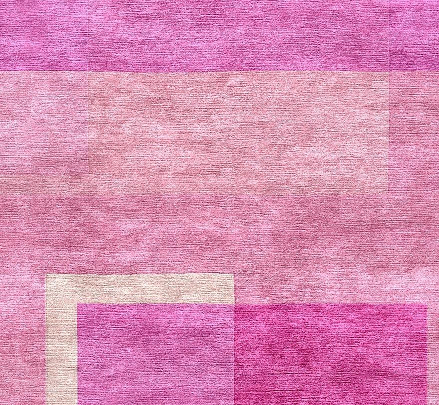 Rosa kubistischer Seidenteppich von Djoharian Design Moderne zeitgenössische Kunst im Angebot 1