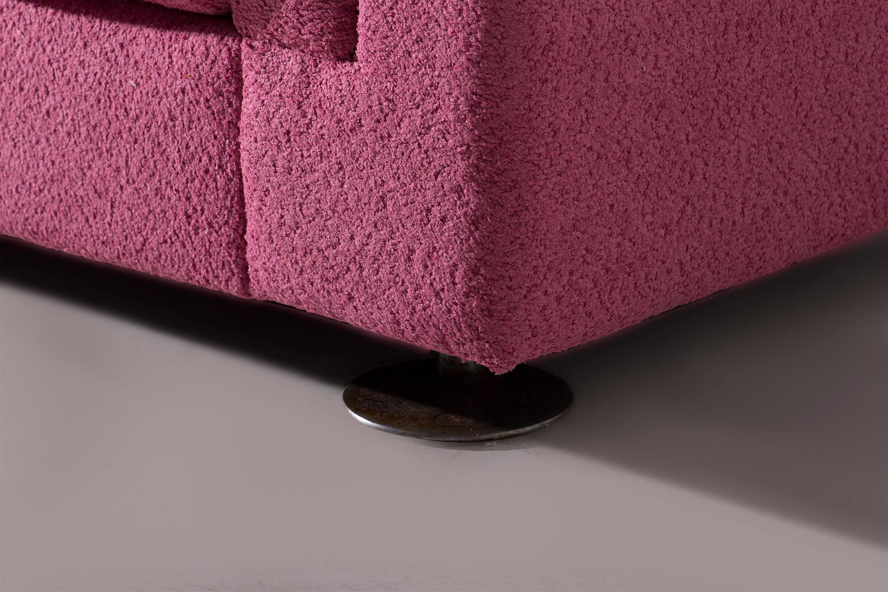 Late 20th Century Pink D120 Sofa by Borsani and Bonetti in bouclé in vendita