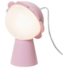 En stock à Los Angeles, lampe marguerite rose avec LED par Nika Zupanc, fabriquée en Italie 