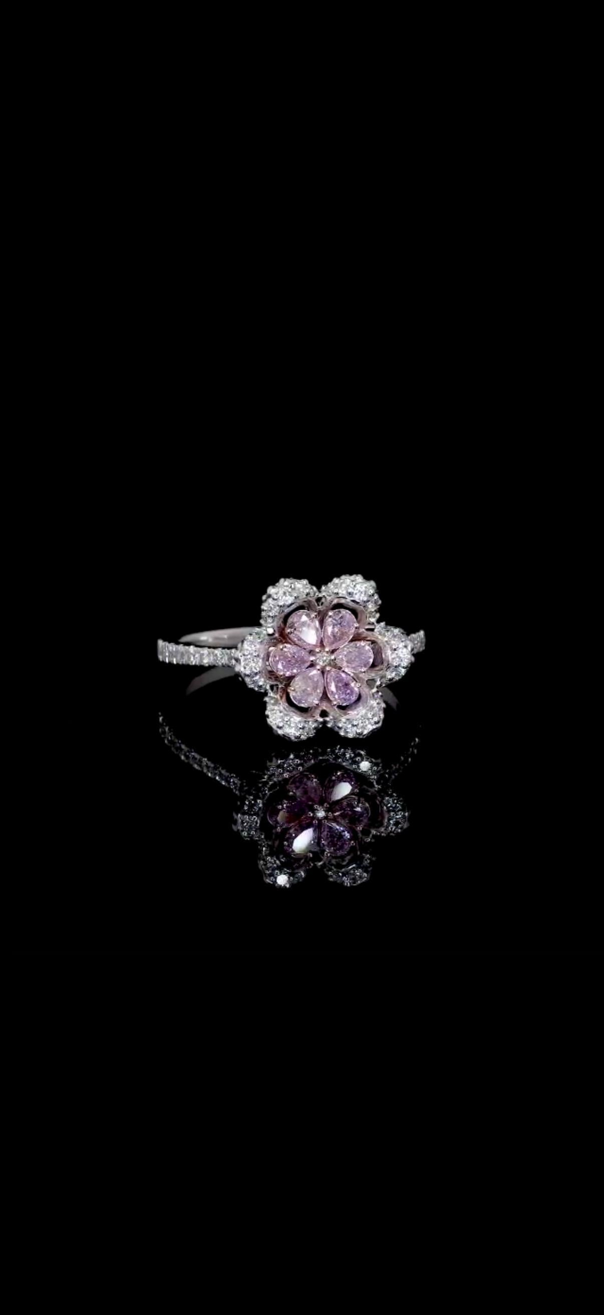 Anello stile fiore con diamante rosa da 0,96 carati totali in oro rosa 18 carati in vendita 2