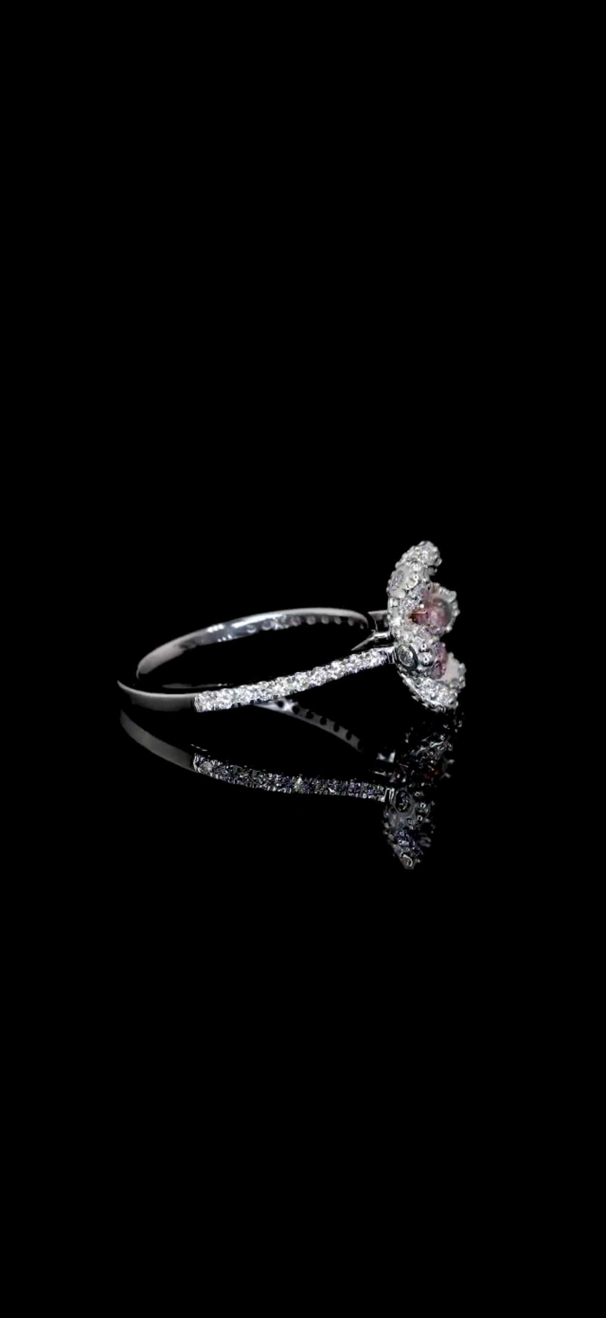 Anello stile fiore con diamante rosa da 0,96 carati totali in oro rosa 18 carati in vendita 4