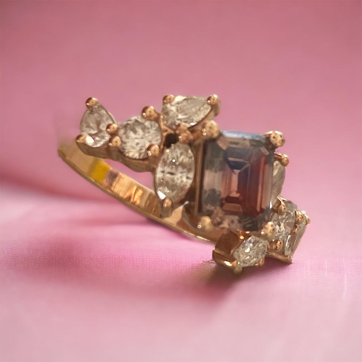 Contemporary Pink Diamond Ring 1.08ct GIA with 8 Diamond certificat ! NEW For Sale